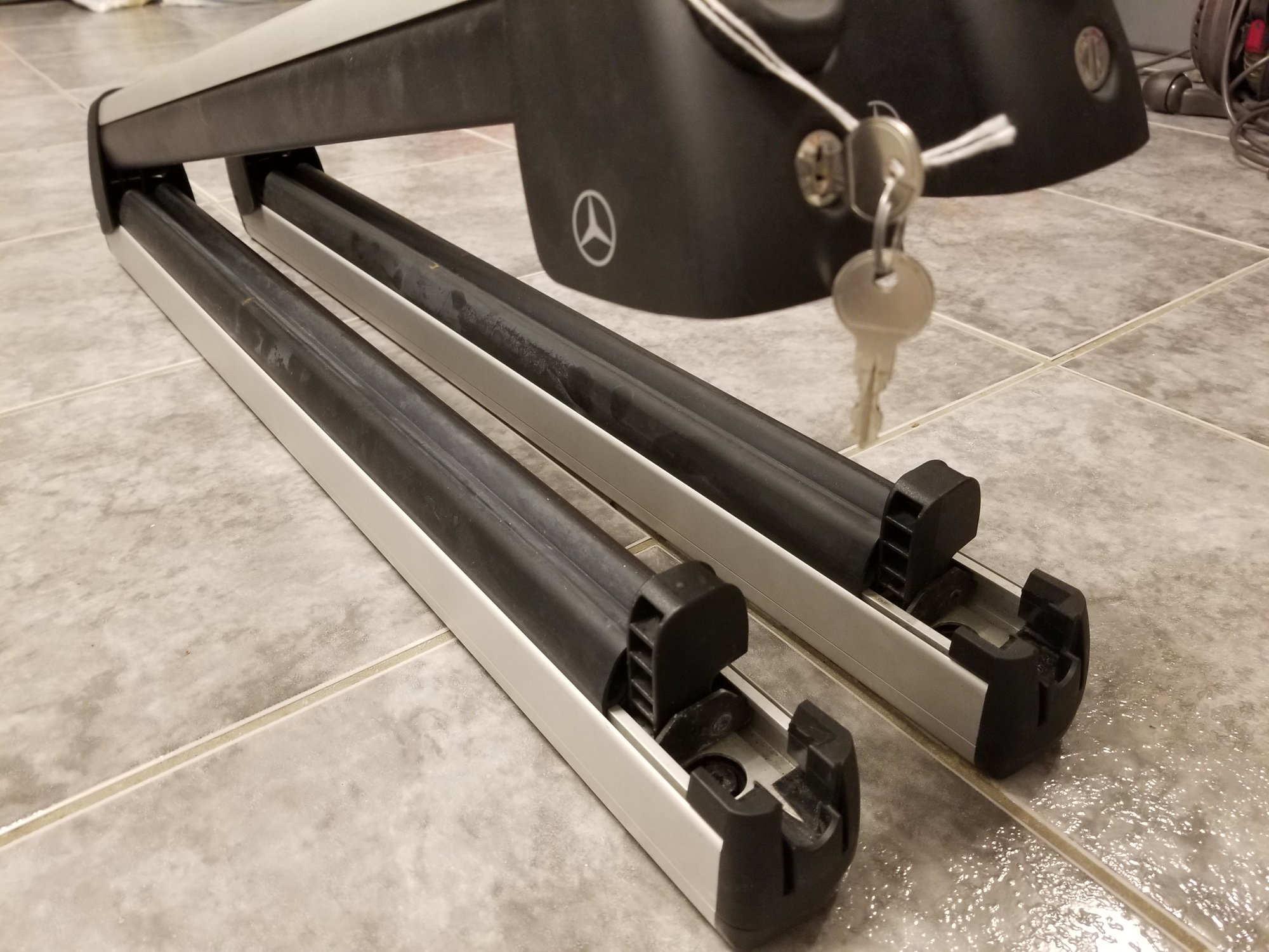 Accessories - Mercedes OEM ski/snowboard rack (Deluxe wider version) - Used - New York, NY 10011, United States