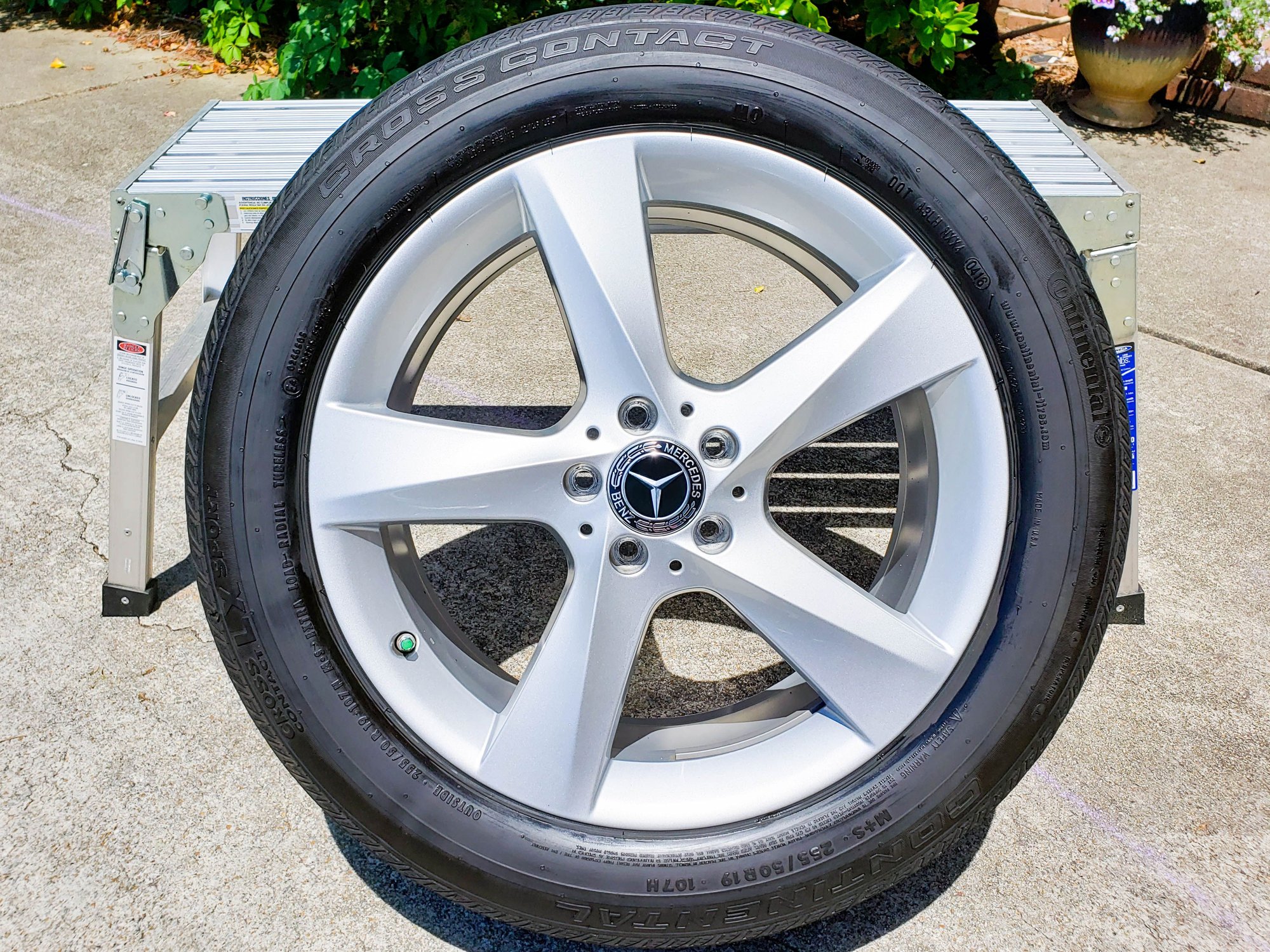 Wheels and Tires/Axles - Nearly Flawless Set of 19" Mercedes Wheels & Tires w/ TPMS Sensors - Used - 2016 to 2019 Mercedes-Benz GLE-Class - 1997 to 2015 Mercedes-Benz ML250 - 1997 to 2015 Mercedes-Benz ML320 - 1997 to 2015 Mercedes-Benz ML350 - 1997 to 2015 Mercedes-Benz ML400 - 1997 to 2015 Mercedes-Benz ML430 - 1997 to 2015 Mercedes-Benz ML450 - 1997 to 2015 Mercedes-Benz ML500 - 1997 to 2015 Mercedes-Benz ML550 - Athens, GA 30621, United States