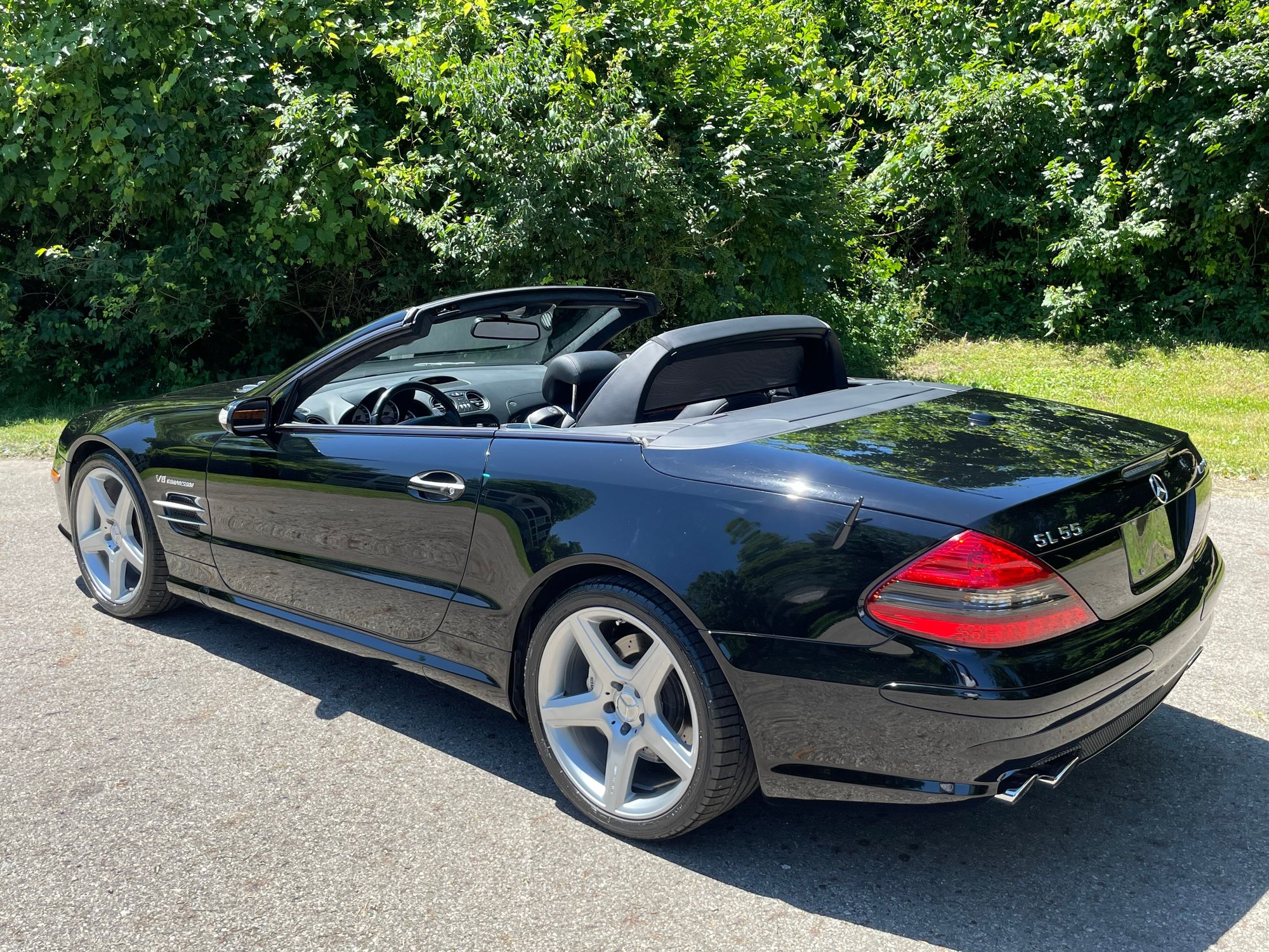2007 Mercedes-Benz SL55 AMG - 2007 MERCEDES AMG SL55 $25K - Used - VIN WDBSK72F77F125175 - 93,727 Miles - 8 cyl - 2WD - Automatic - Convertible - Black - Columbus, OH 43219, United States