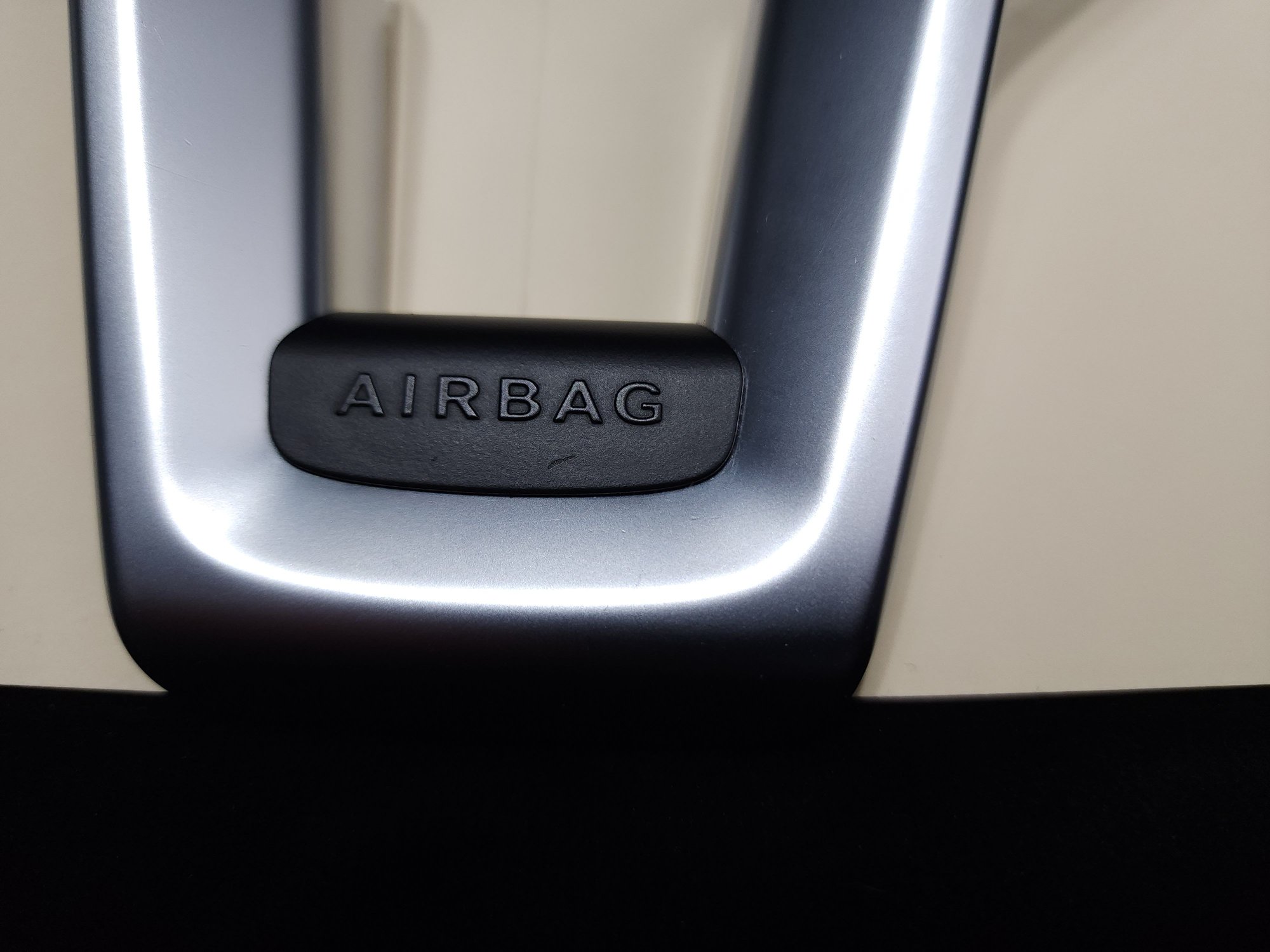 Interior/Upholstery - Mercedes OEM W204 C-Class Silver Steering Wheel Trim Cover A09946400139107 - Used - -1 to 2026  All Models - Olathe, KS 66062, United States