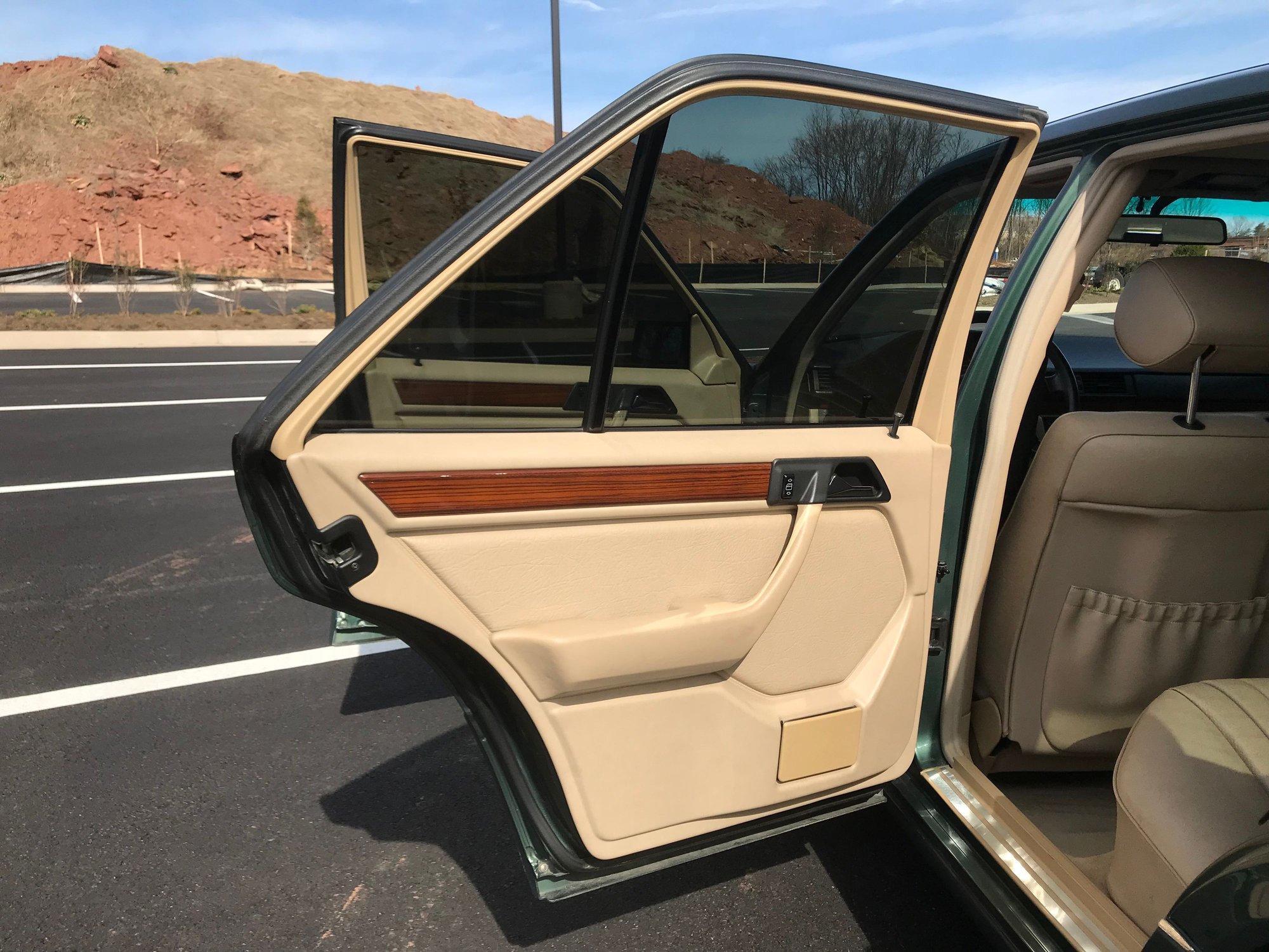 1995 Mercedes-Benz E300 - 1995 Mercedes-Benz E300 Diesel (Garage kept, dealership serviced, adult owned) - Used - VIN WDBEB31E6SC157429 - 239,801 Miles - 6 cyl - 2WD - Automatic - Sedan - Other - Manassas Park, VA 20111, United States