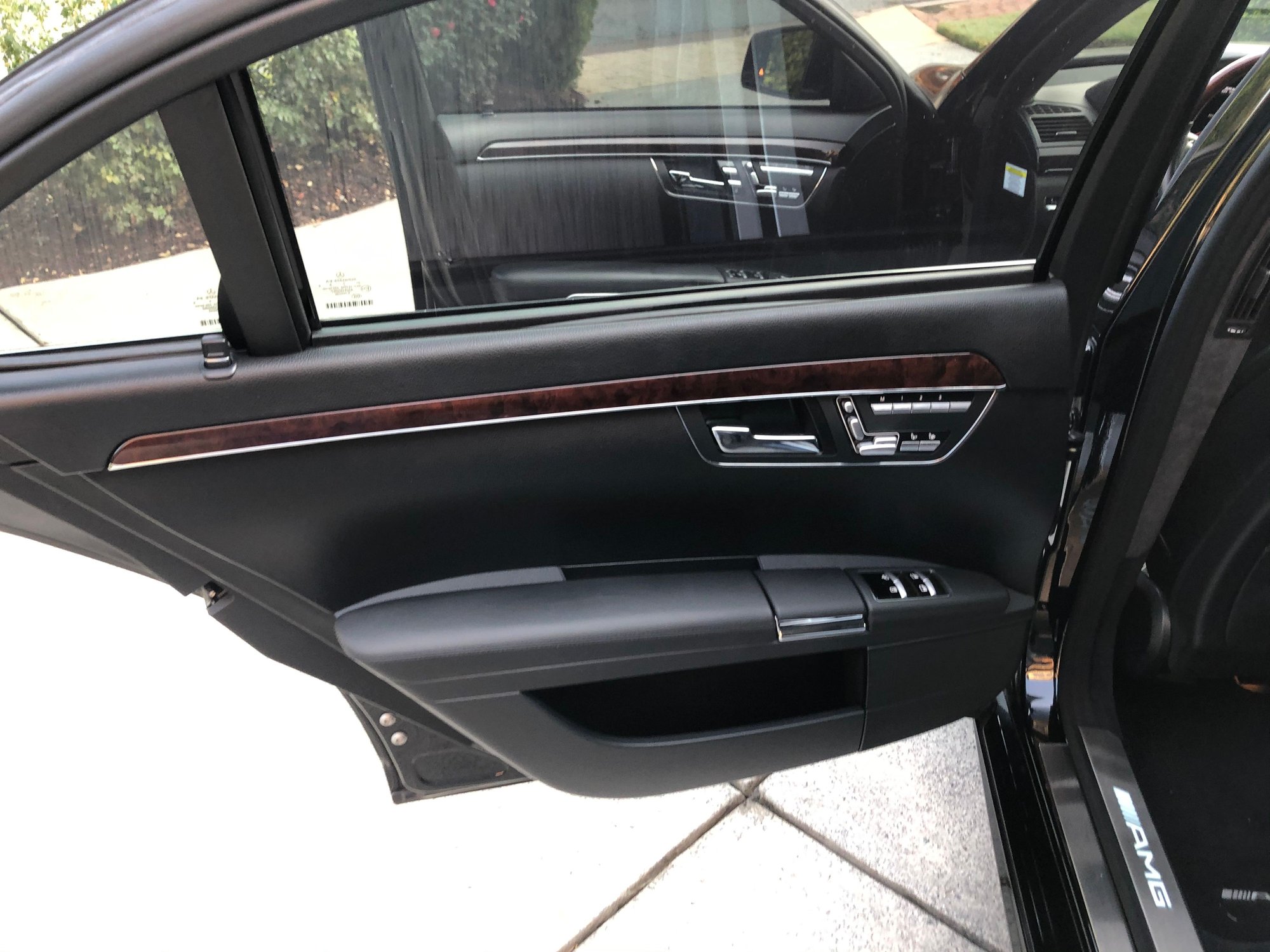 2010 Mercedes-Benz S63 AMG - 2010 Mercedes Benz S63 - Used - VIN WDDNG7HB1AA304052 - 39,228 Miles - 8 cyl - 2WD - Automatic - Black - Kennesaw, GA 30152, United States