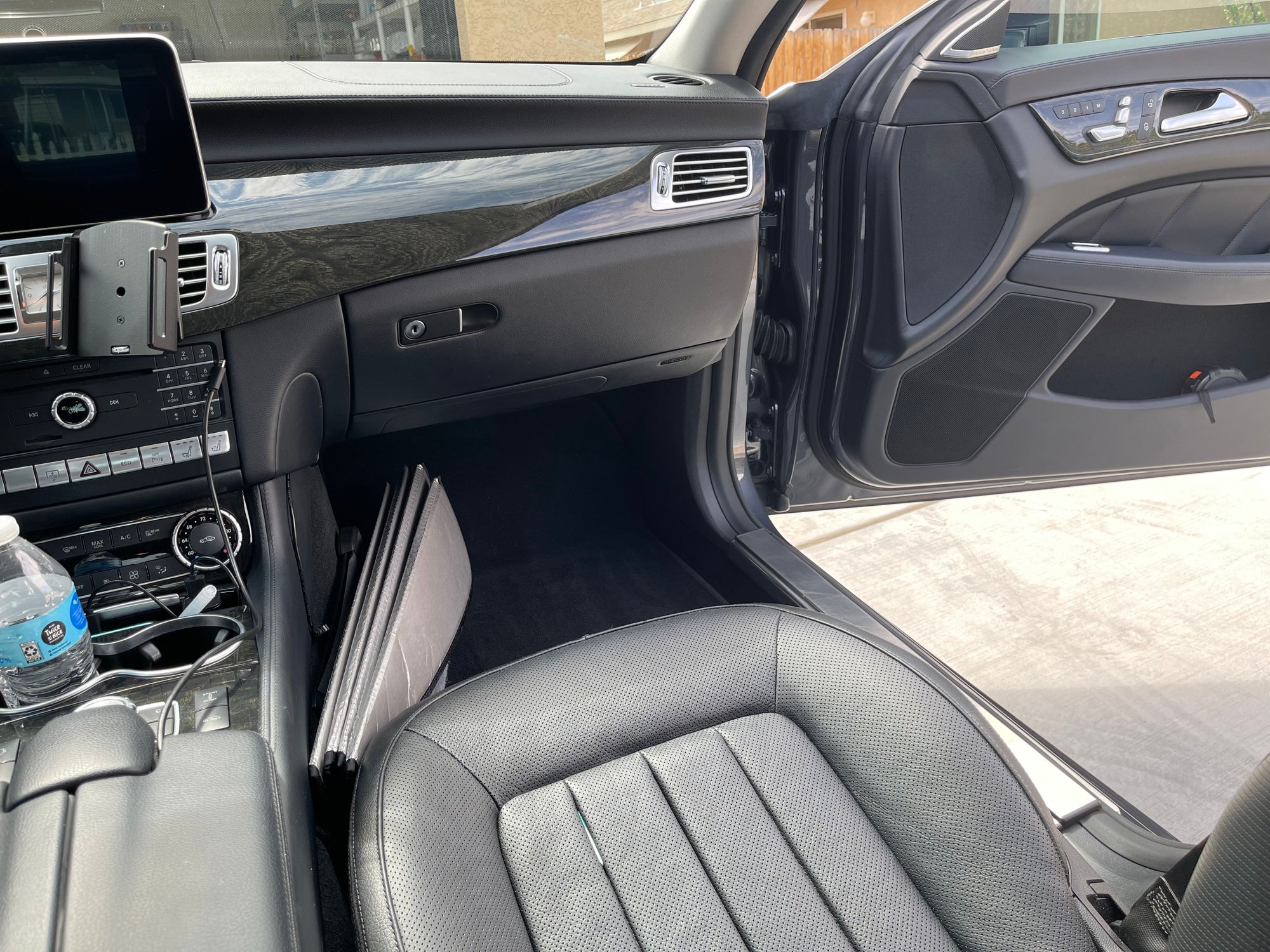 2015 Mercedes-Benz CLS550 - Mercedes Benz 2015 W218 CLS550 RWD 9speed auto Gray-M Black leather very clean - Used - VIN WDDLJ7DB9FA149370 - 59,200 Miles - 8 cyl - 2WD - Automatic - Sedan - Black - Yucca Valley, CA 92284, United States