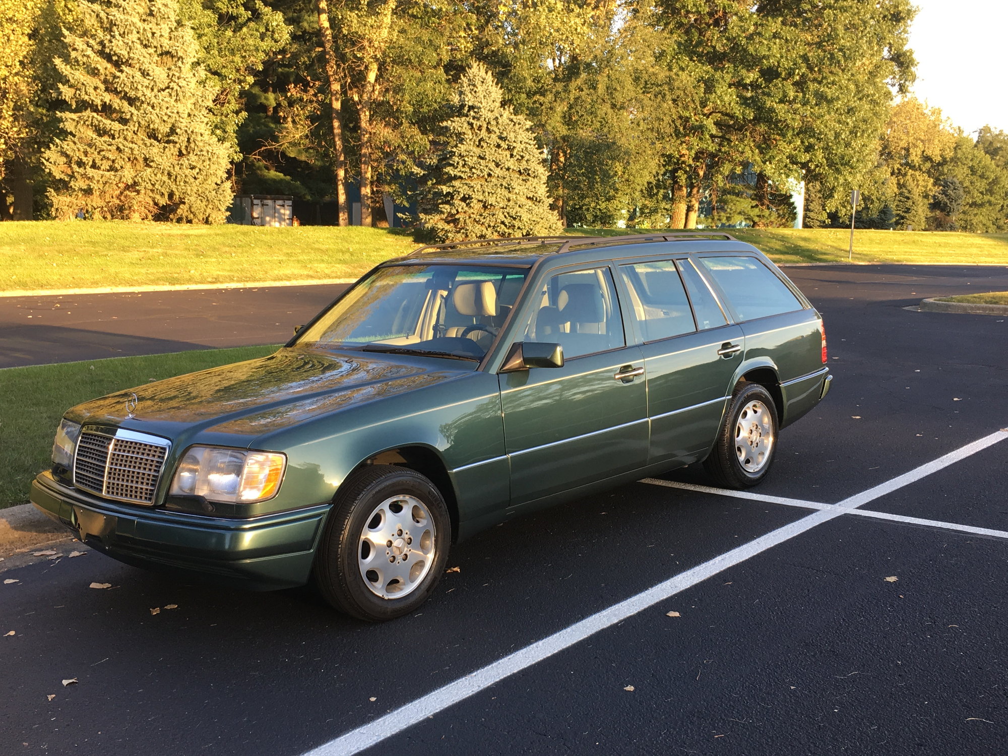 1995 Mercedes-Benz E320 - 1995 E320 W124 Wagon Great Shape Chicagoland $3,900 - Used - VIN WDBEA92E3SF332500 - 127,036 Miles - 6 cyl - 2WD - Automatic - Wagon - Other - Griffith, IN 46319, United States
