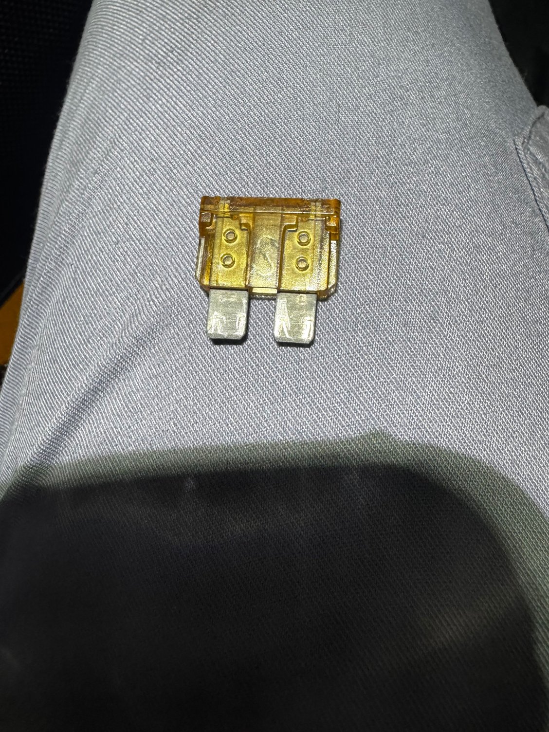 Fuse Connected to auxiliary battery