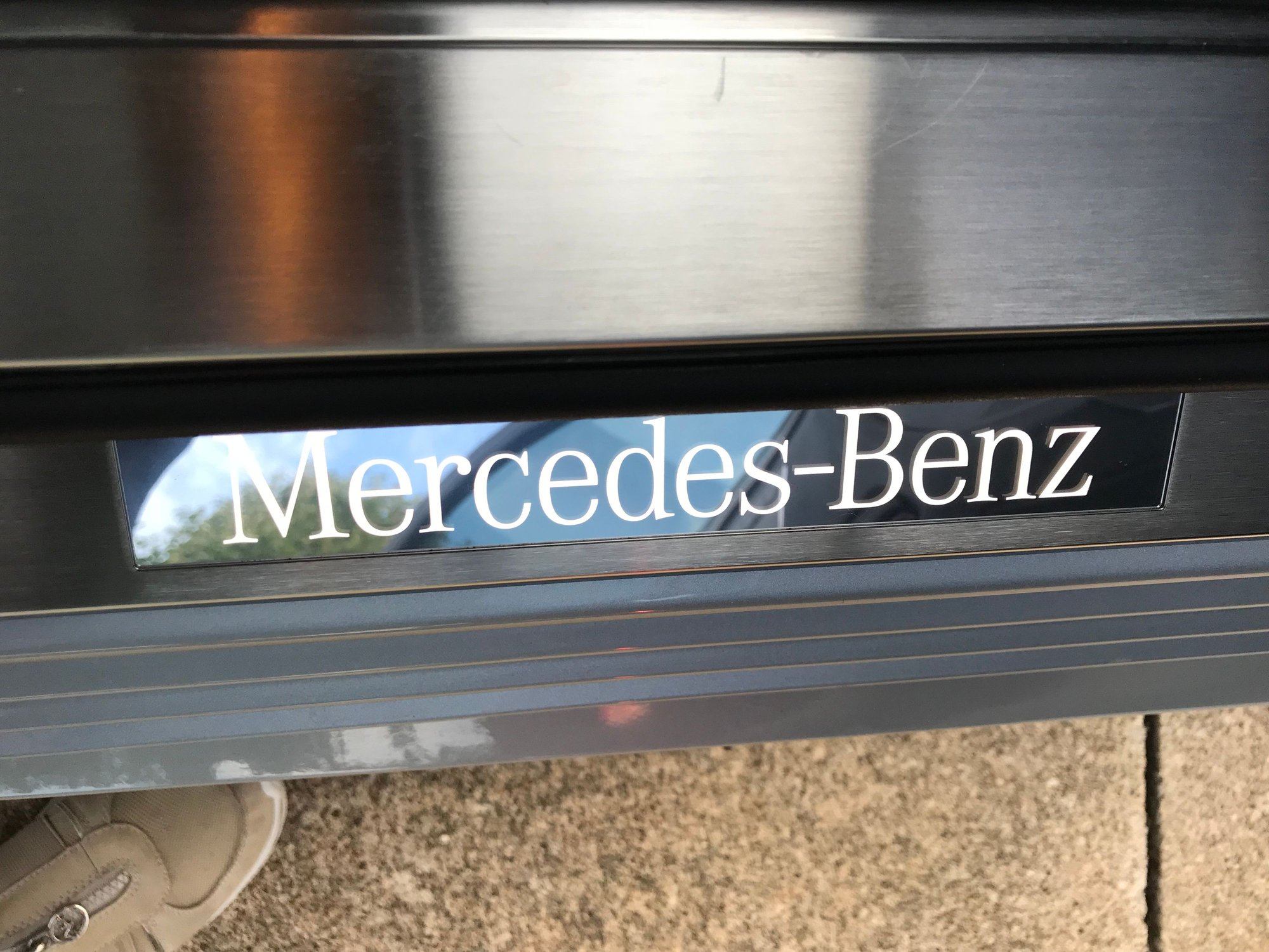 2011 Mercedes-Benz E550 - Excellent Condition E550 - Second Owner - Dealer Serviced - Used - VIN WDDHF9AB5BA444063 - 59,787 Miles - 8 cyl - AWD - Sedan - Silver - Canton, OH 44721, United States