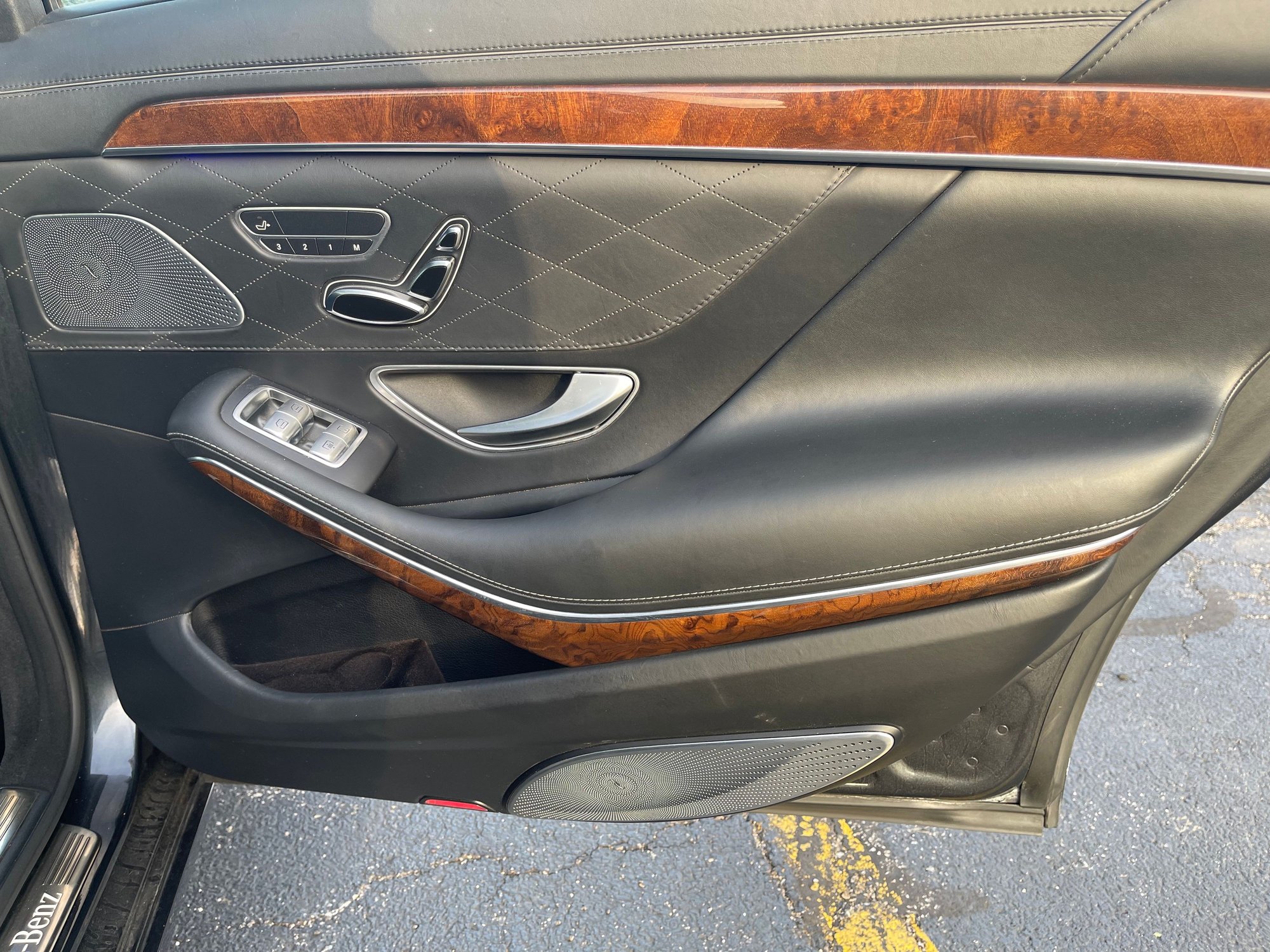 2015 Mercedes-Benz S550 - 2015 S550 4MATIC - Used - VIN WDDUG8FB2FA188842 - 77,000 Miles - 8 cyl - AWD - Automatic - Sedan - Black - Chicago, IL 60645, United States