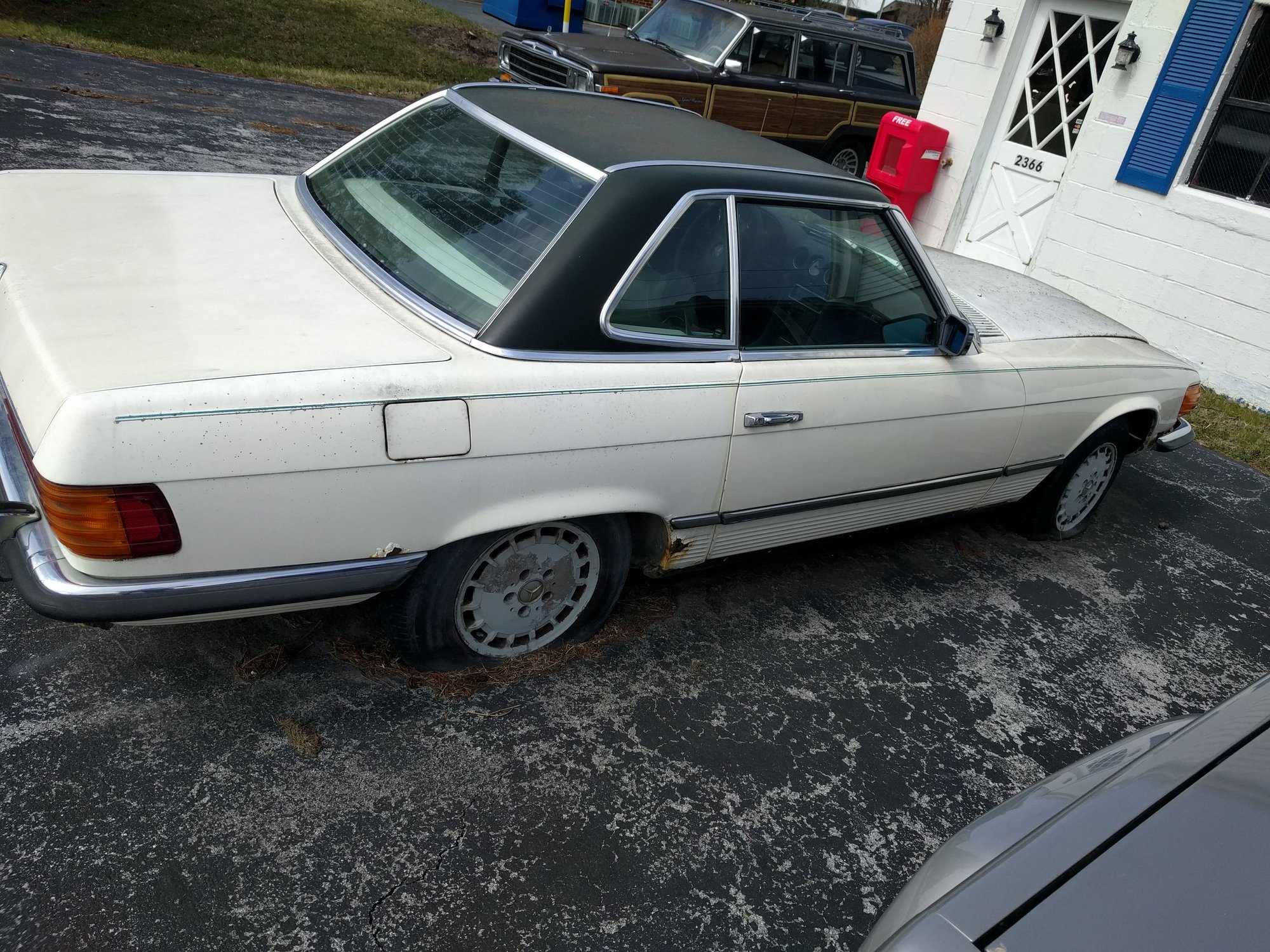 1973 Mercedes-Benz 450SL - 1973 Mercedes Benz 450SL - Used - VIN 00010704412009600 - 107,482 Miles - 8 cyl - 2WD - Automatic - Coupe - White - Harrisonburg, VA 22801, United States