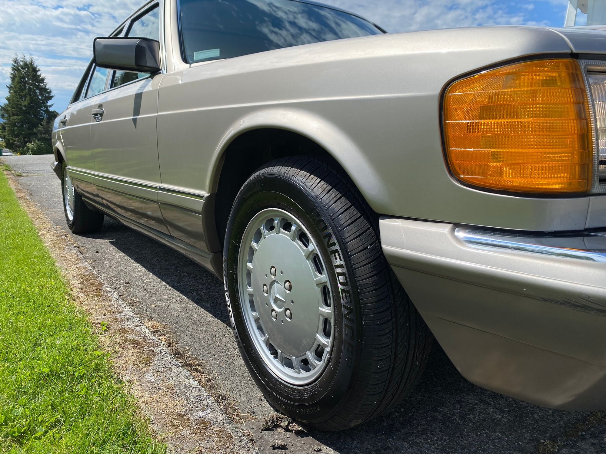 1990 Mercedes-Benz 300SEL - 1990 Mercedes-Benz 300SEL - Used - VIN WDBCA25D6LA519536 - 123,700 Miles - 6 cyl - 2WD - Automatic - Sedan - Silver - Seattle, WA 98199, United States
