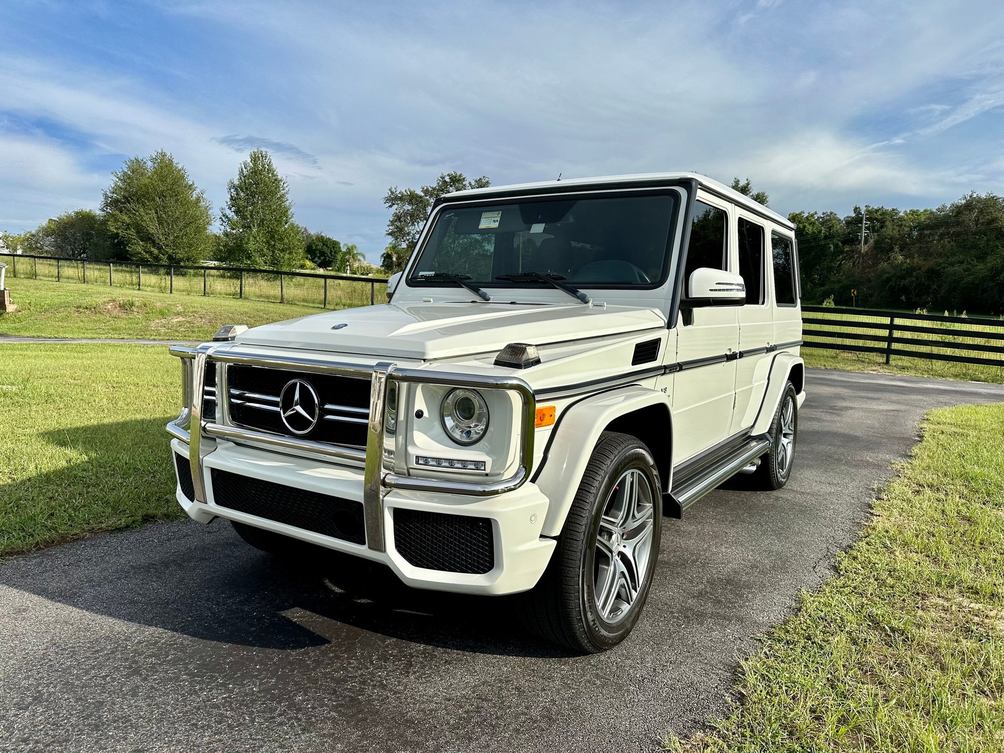 2013 Mercedes-Benz G63 AMG - 2013 Mercedes-Benz G63 AMG w/28k Miles - Used - VIN WDCYC7DF4DX212103 - 28,940 Miles - 8 cyl - AWD - Automatic - SUV - White - Apopka, FL 32712, United States
