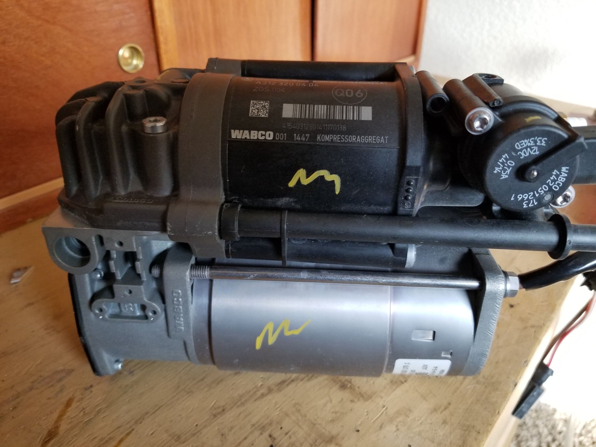 Steering/Suspension - Genuine-Mercedes-Benz-Compresor-212-320-04-04 - Used - 2012 to 2017 Mercedes-Benz CL550 - sacramento, CA 95624, United States