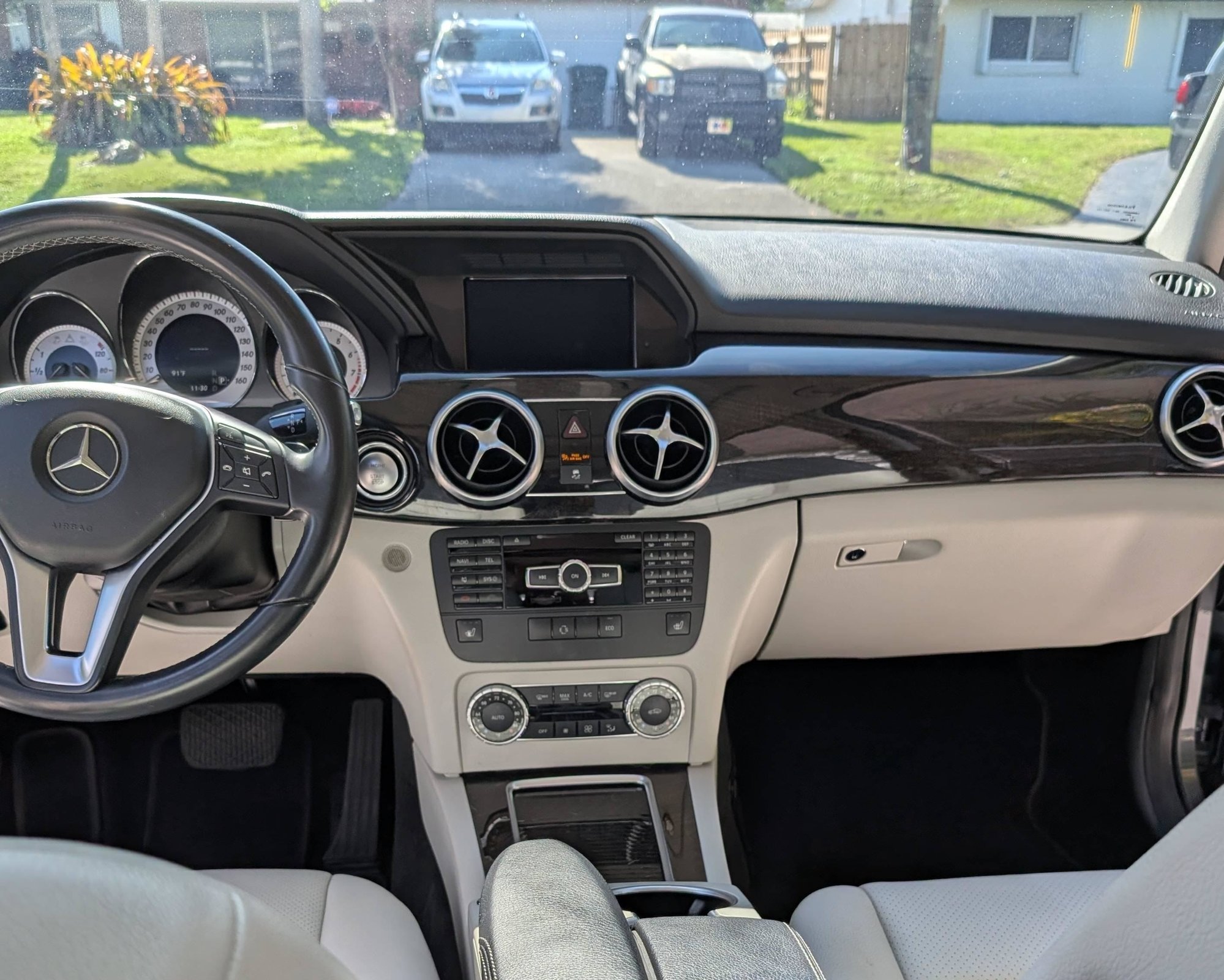 2015 Mercedes-Benz GLK350 - 2015 GLK-350, Grey on Grey, Low Mileage, Nicely Optioned - Used - VIN WDCGG5HB7FG388271 - 65,700 Miles - 6 cyl - 2WD - Automatic - SUV - Gray - Oakland Park, FL 33309, United States
