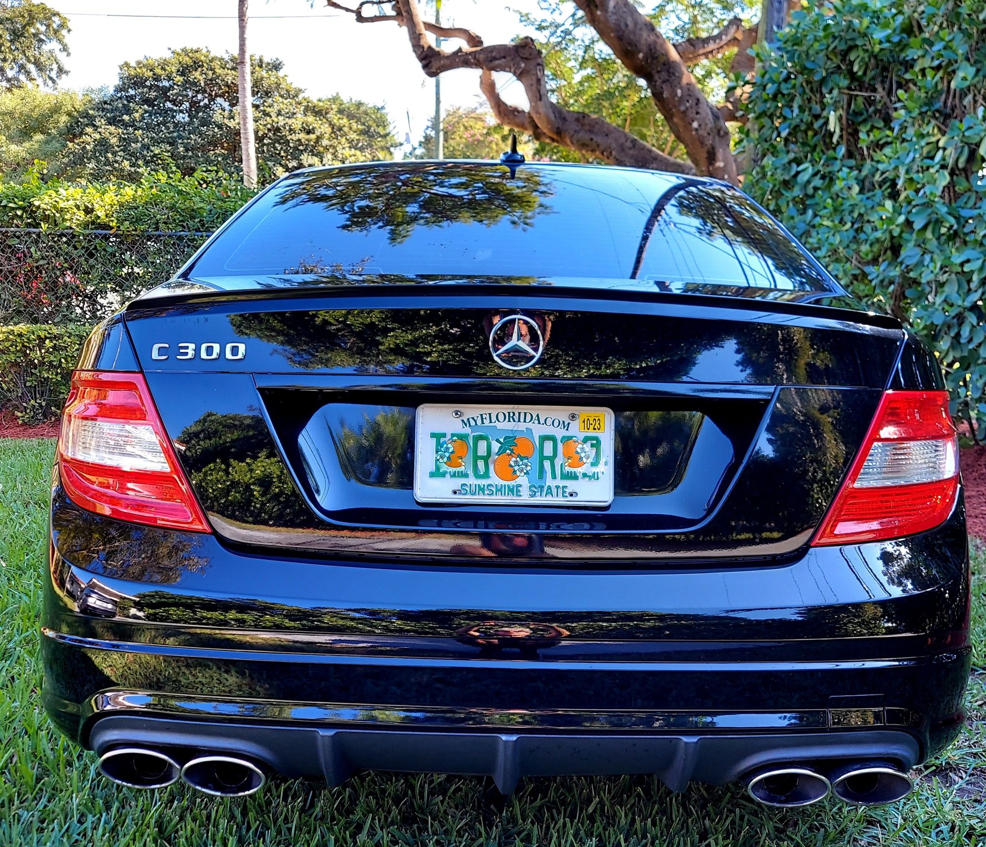 2010 Mercedes-Benz C300 - C300 2010 MANUAL TRANSMISSION - Used - VIN WDDGF5EB0AR114104 - 6 cyl - 2WD - Manual - Sedan - Black - South Miami, FL 33155, United States