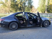 Nicely equipped '25 E350