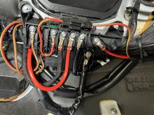 The F32 fuse box (six wires, not 5) on my 2004 SL600.