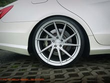 Rotary Forged and Directional, the Stance SF01 wheels.