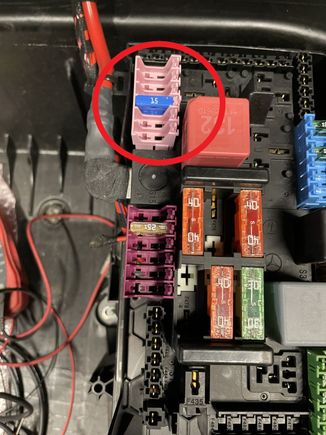 The necessary fuse, to which 12V is suitable when the ignition is turned on, is located here.