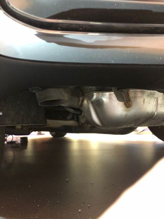 Peek-a-boo, I see you. Exhaust pointing downward. 