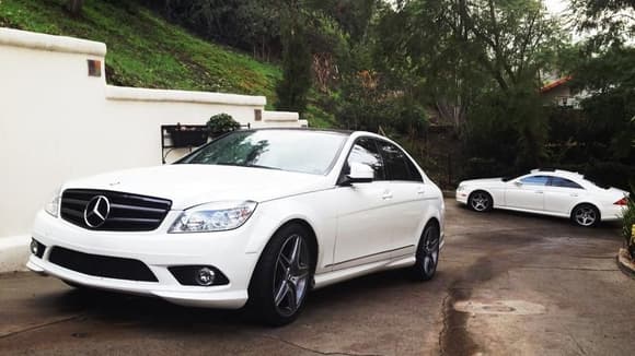 C300 and CLS 550 in the background