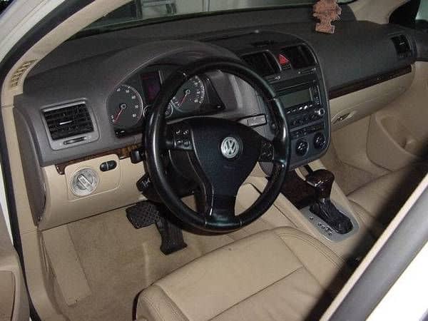 2005 Volkswagen Jetta - 2005 VW JETTA FULLYLOADED WITH UPGRADES $3200 - Used - VIN 3VWDF71K95M629492 - Coram, NY 11727, United States
