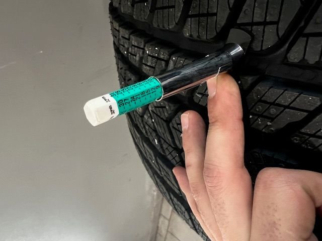 Wheels and Tires/Axles - 3 Pirelli Scorpion Winter Tires 21" - Used - 0  All Models - Huntington, NY 11743, United States