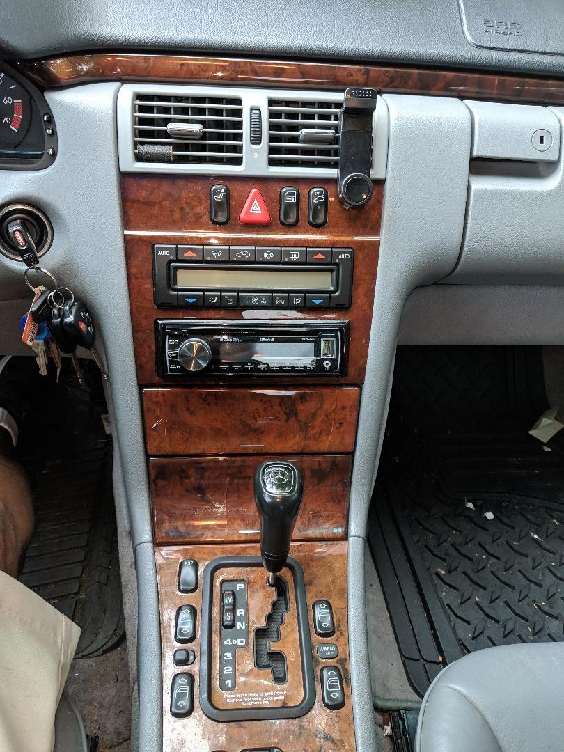 1999 Mercedes-Benz E430 - 1999 Mercedes Benz E 430 - Used - VIN WDBJF70H6XA900XXX - 176,329 Miles - 8 cyl - 2WD - Automatic - Sedan - Silver - Mt. Vernon, IL 62864, United States