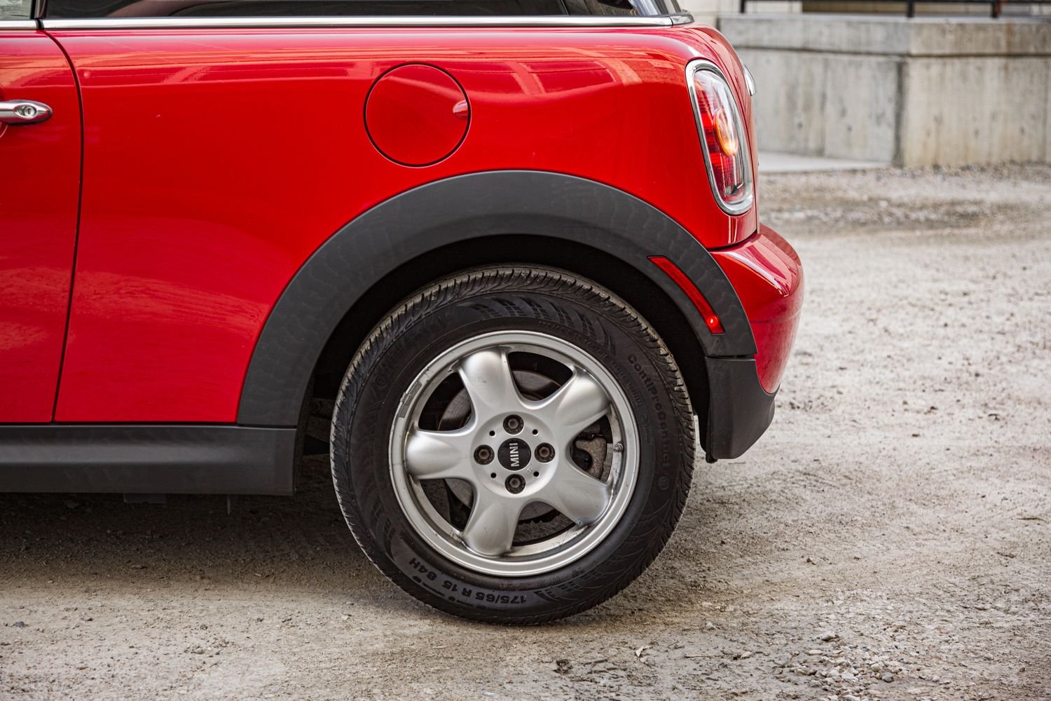 2009 Mini R56: "Mk II" Mini Hatch/Hardtop range - 2009 MINI Cooper Hardtop 6-speed - Used - VIN WMWMF33589TU72691 - 83,812 Miles - 4 cyl - 2WD - Manual - Hatchback - Red - Minneapolis, MN 55405, United States