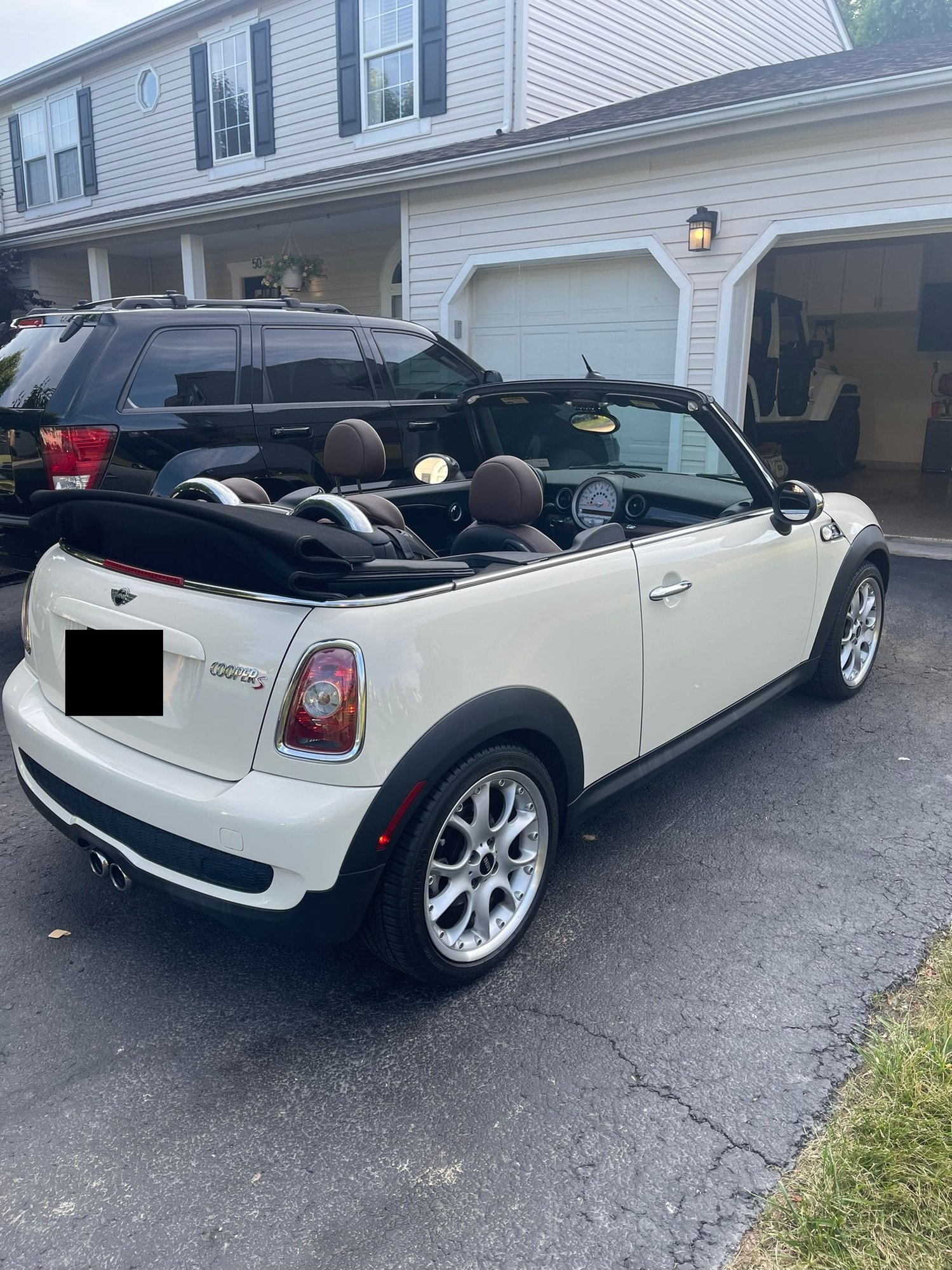 2010 Mini R57: "Mk II" Mini Convertible - 2010 MINI Cooper S Convertible Low Miles - Used - VIN WMWMS3C54ATY08675 - 47,779 Miles - 4 cyl - 2WD - Automatic - Convertible - White - Greensburg, PA 15601, United States