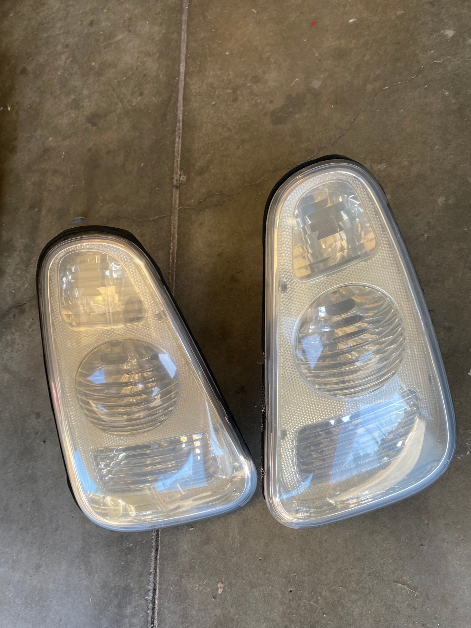 Exterior Body Parts - R50-53 oem clear euro tail light good condition - Used - 0  All Models - South San Francisco, CA 94080, United States