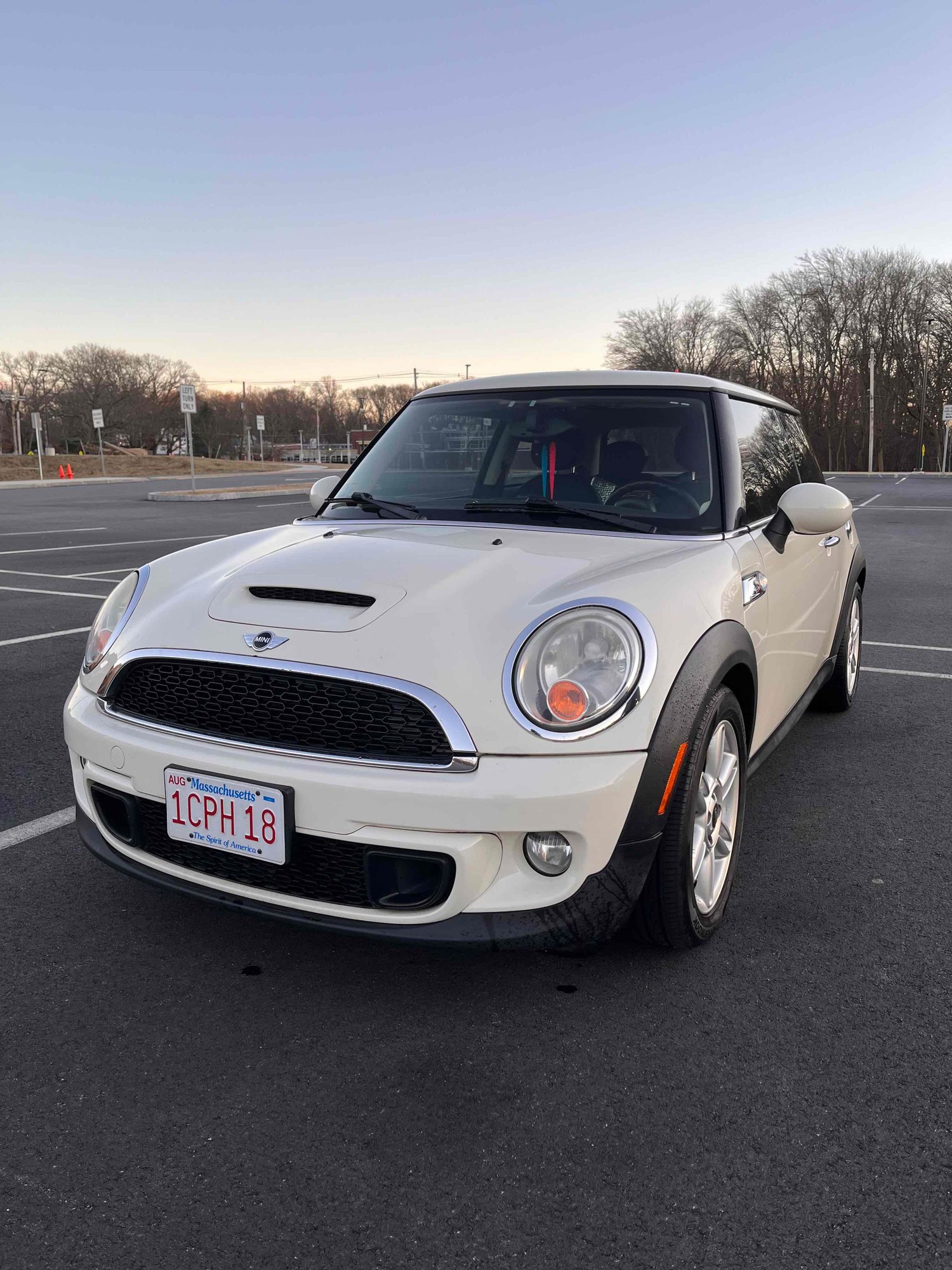 2011 Mini R56: "Mk II" Mini Hatch/Hardtop range - 2011 Cooper S 6MT for sale - Used - VIN WMWSV3C53BTY20946 - 73,500 Miles - 4 cyl - 2WD - Manual - Hatchback - White - Metrowest, MA 01702, United States