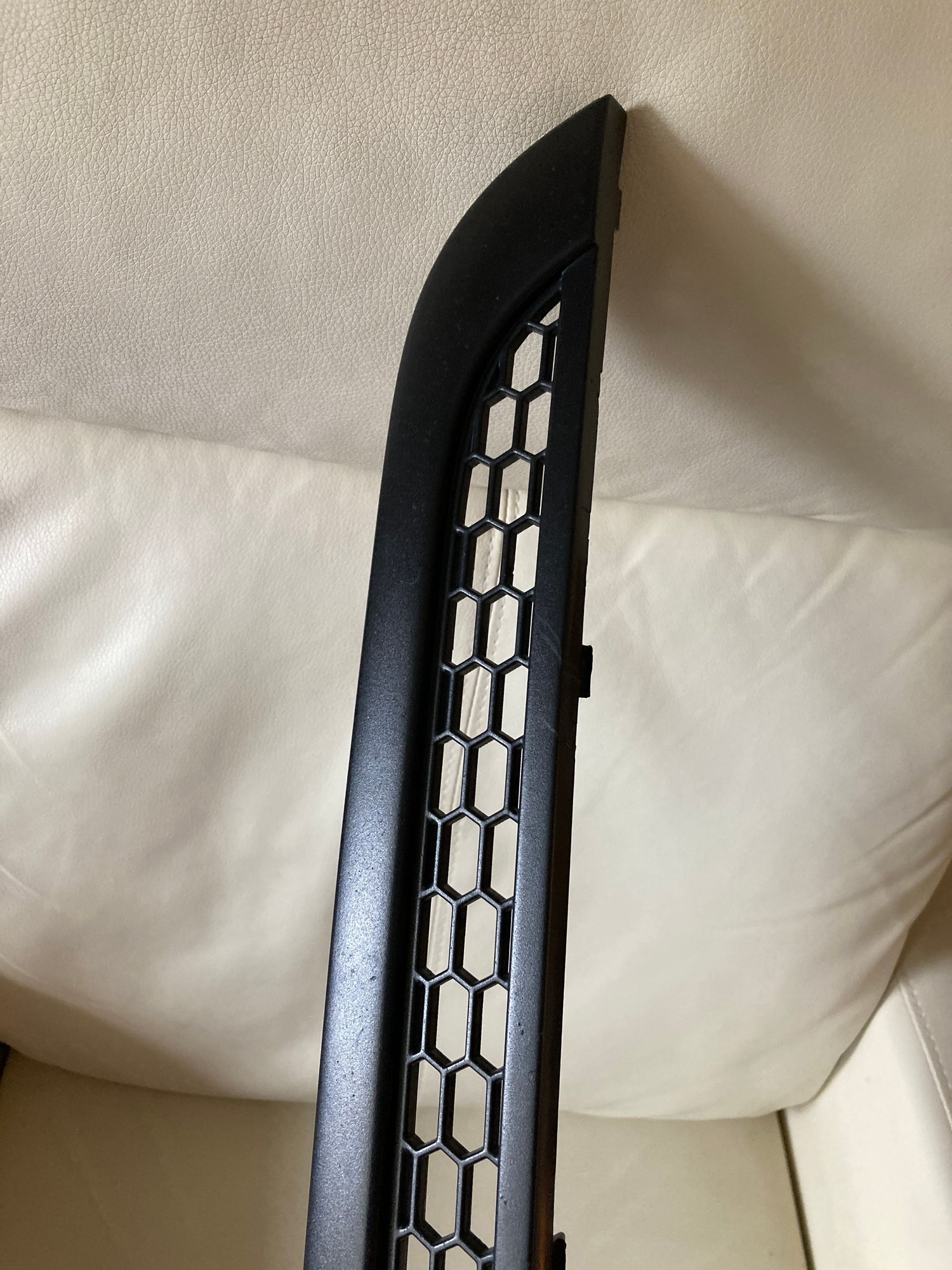 Exterior Body Parts - Aero upper bumper grill (OEM) (NLA) - Used - All Years  All Models - All Years  All Models - Brockton, MA 02302, United States