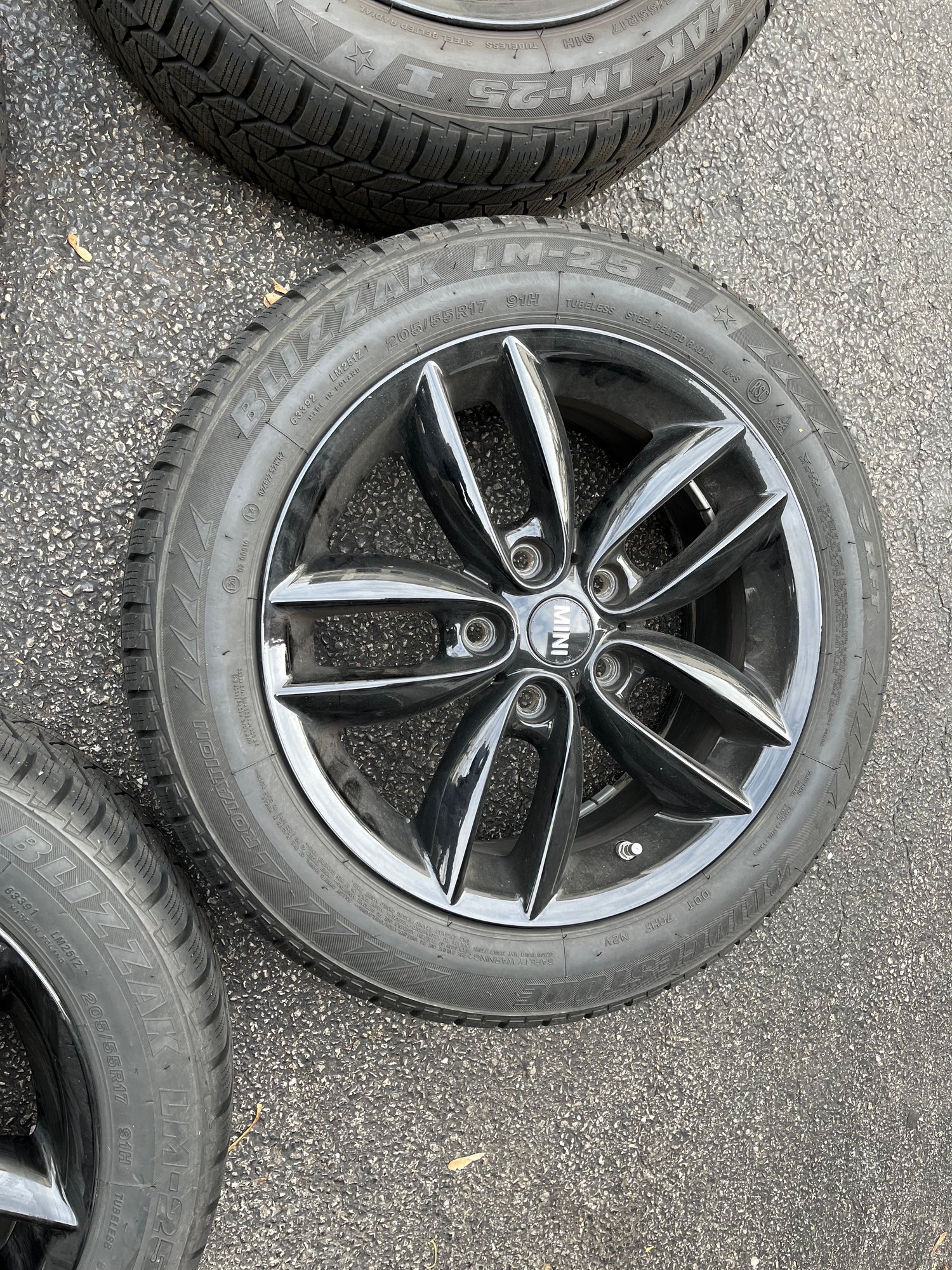 Wheels and Tires/Axles - Mini Countryman Balck Wheels and Tires - Used - 2012 to 2015 Mini Cooper Countryman - Lake Bluff, IL 60044, United States