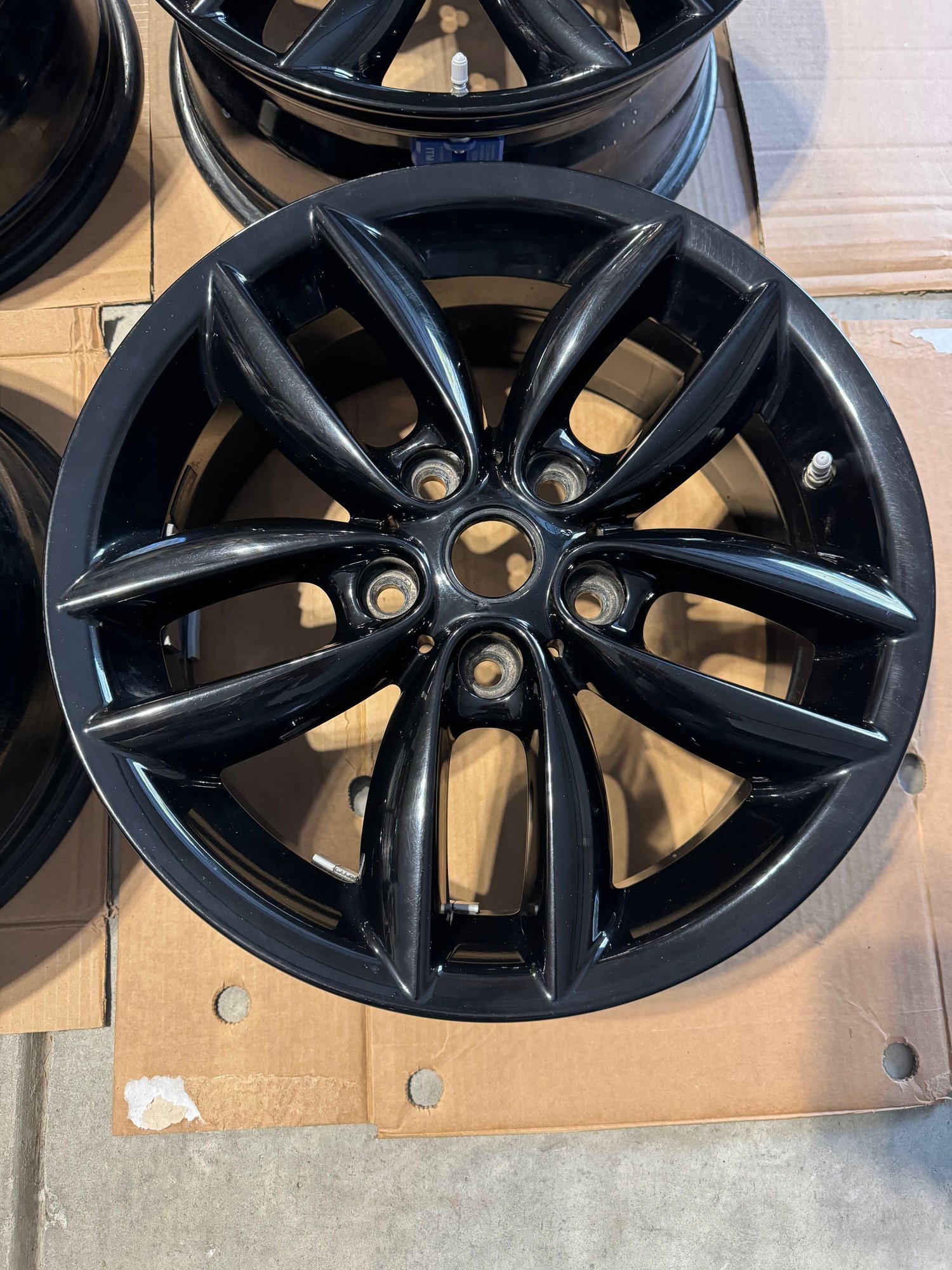 Wheels and Tires/Axles - R124 Double Spoke Wheels Black - Used - 2011 to 2016 Mini Countryman - Savannah, GA 31406, United States