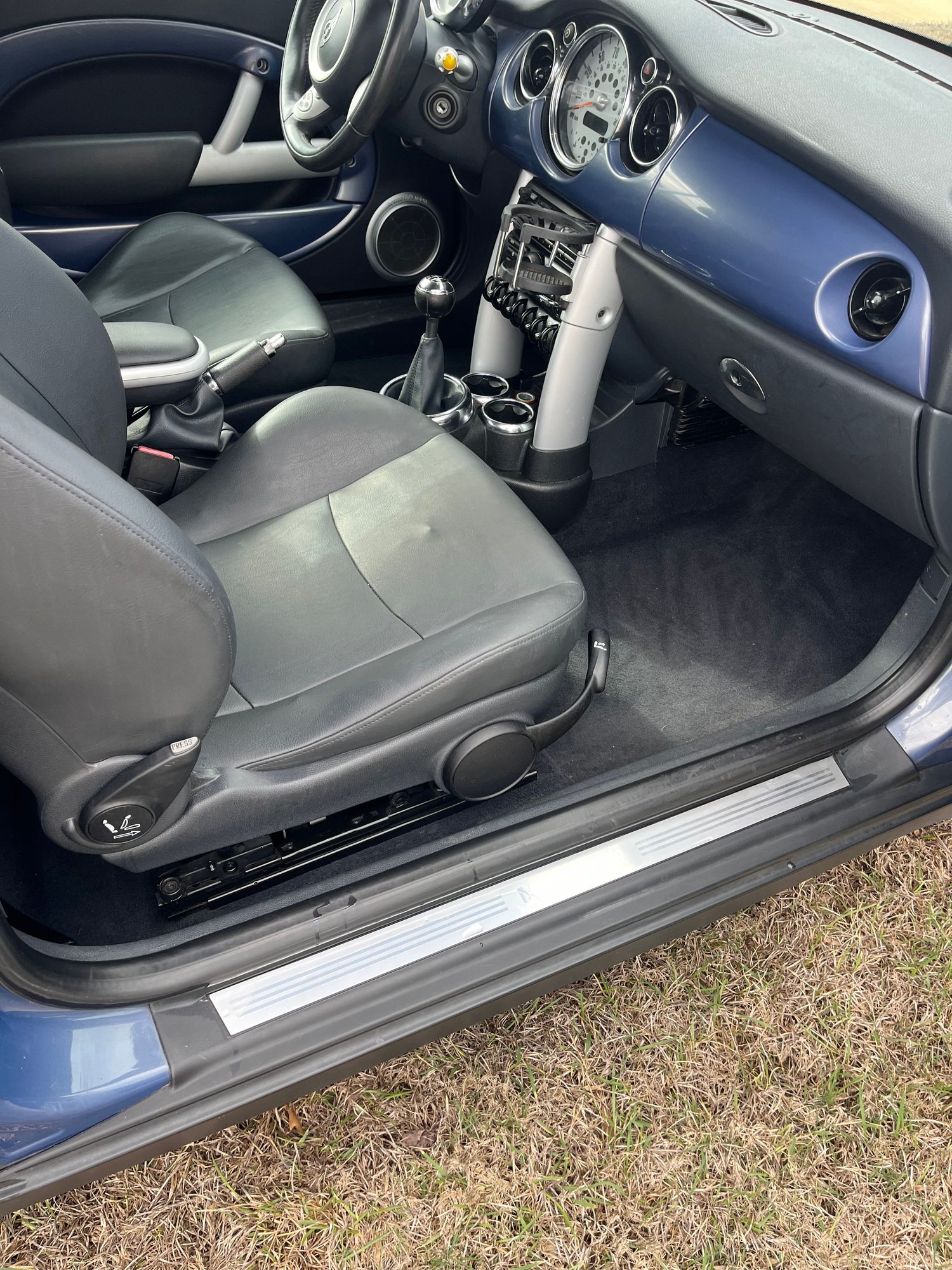 2006 Mini R52: "Mk I" Mini Convertible - 2006 R52 base Convertible for sale - Used - VIN WMWRF33526TF65081 - 162,000 Miles - 4 cyl - 2WD - Manual - Convertible - Blue - Clanton, AL 35046, United States