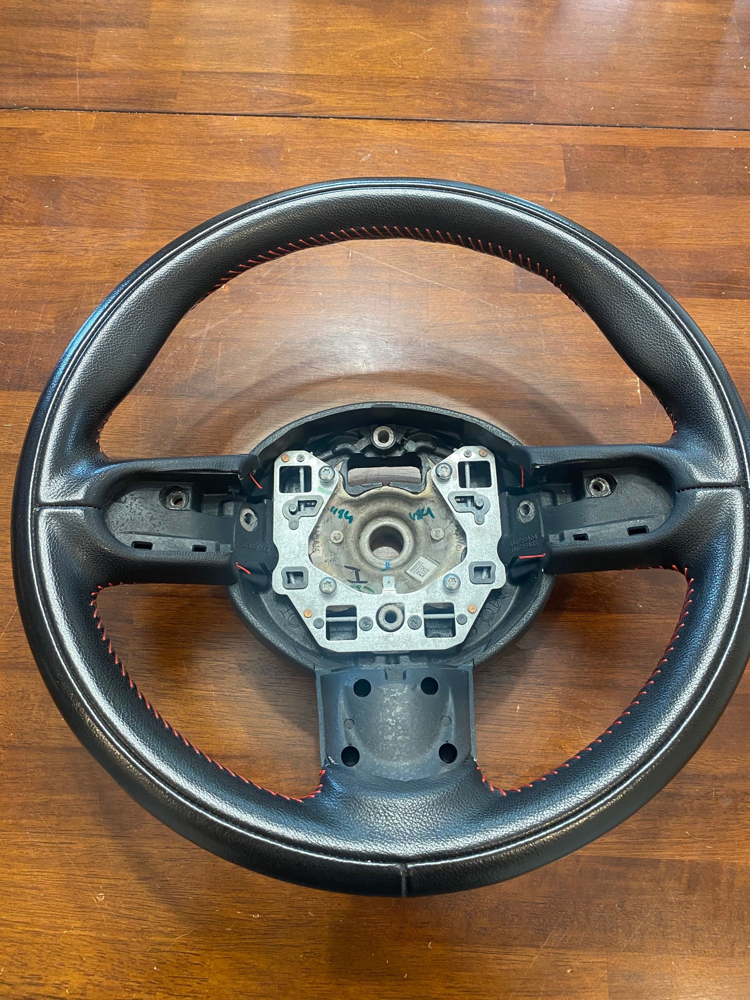 Steering/Suspension - R56 steering wheel - Used - 2007 to 2013 Mini R56: "Mk II" Mini Hatch/Hardtop range - Pelham, NY 10803, United States