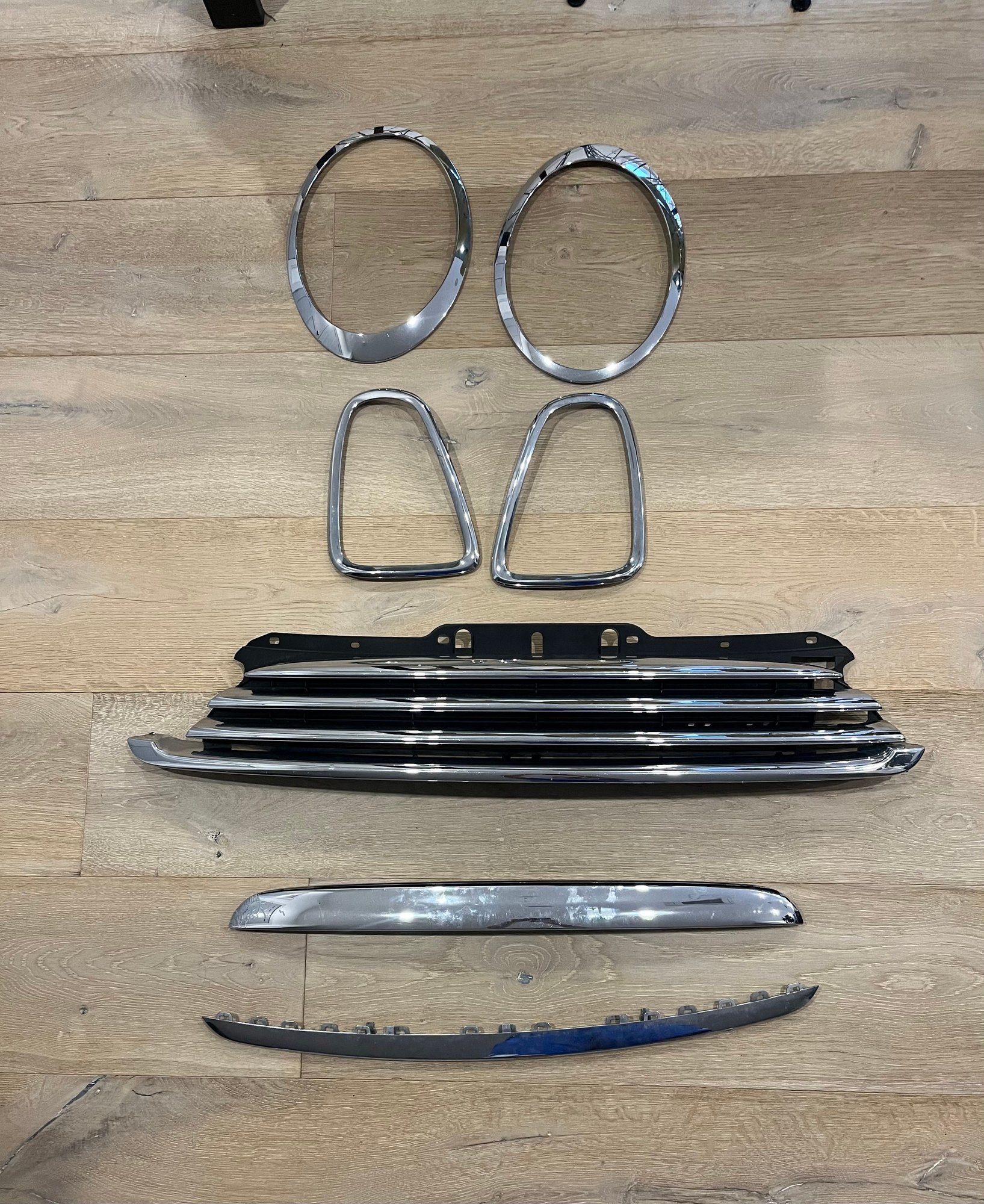 Exterior Body Parts - Exterior Chrome Trim for R56 - Used - 2007 to 2013 Mini R56: "Mk II" Mini Hatch/Hardtop range - Boston, MA 02125, United States