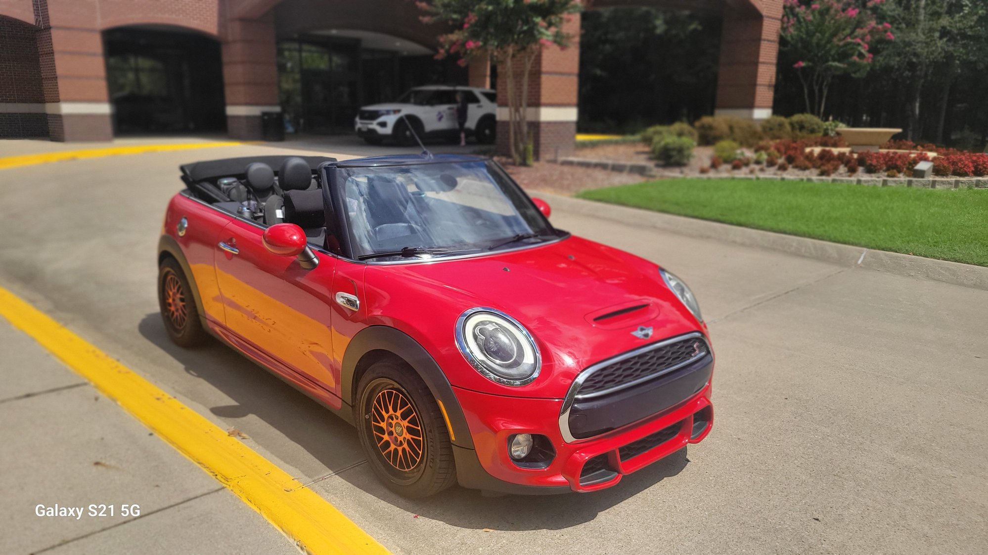 2016 Mini Cooper - 2016 MINI Convertible - Used - VIN WMWWG9C50G3A92057 - 90,000 Miles - 4 cyl - 2WD - Manual - Convertible - Red - Texrkana, AR 71854, United States