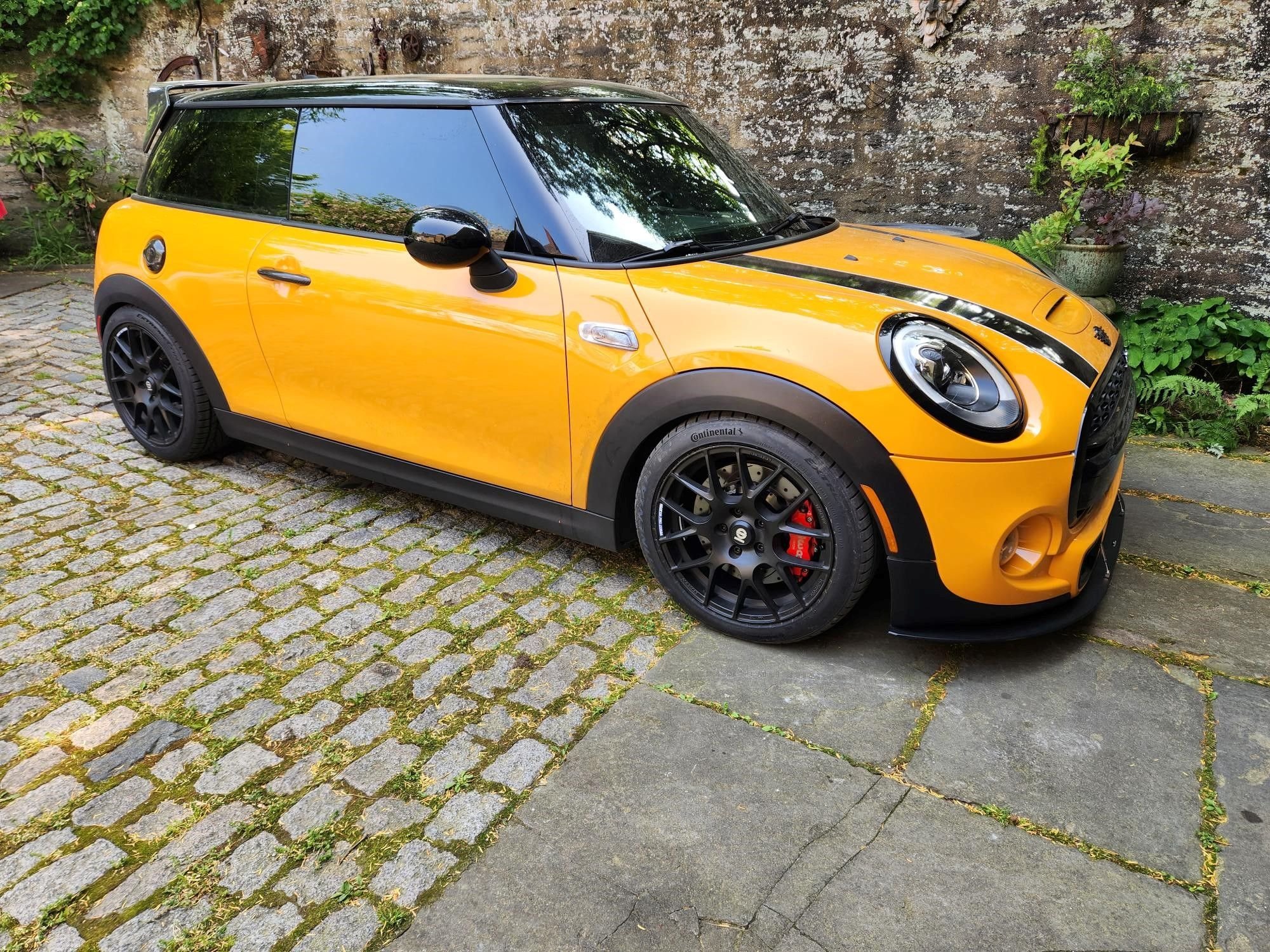 2017 Mini F56: Mini Hatch/Hardtop - 2017 Excellent Modified Mini Cooper S with JCW Interior - Used - VIN WMWXP7C33H3C61951 - 40,703 Miles - 4 cyl - 2WD - Manual - Coupe - Orange - Philadelphia, PA 19119, United States