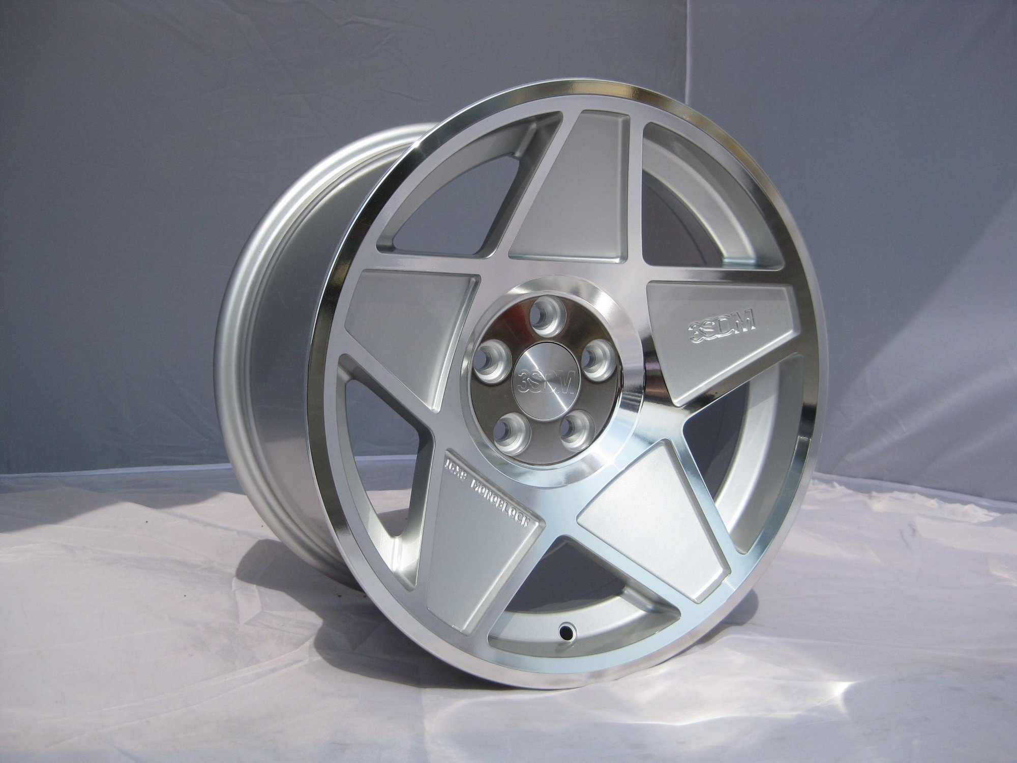 Silver wheel paint - North American Motoring