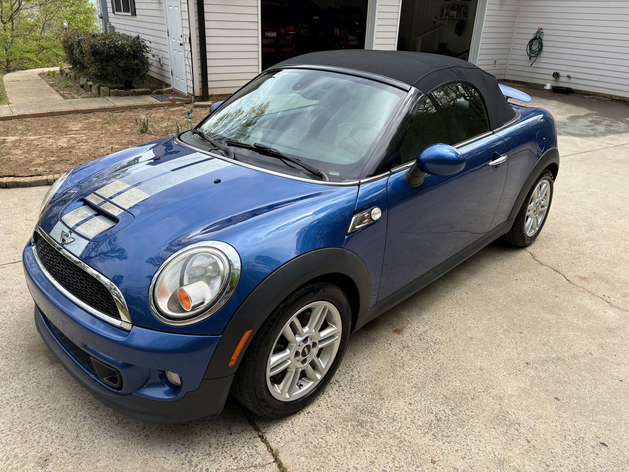 2013 Mini R59: Roadster - 2013 Mini Cooper S R59 Roadster - Used - VIN WMWSY3C52DT565992 - 107,000 Miles - 4 cyl - 2WD - Manual - Coupe - Blue - Chattanooga, TN 37374, United States