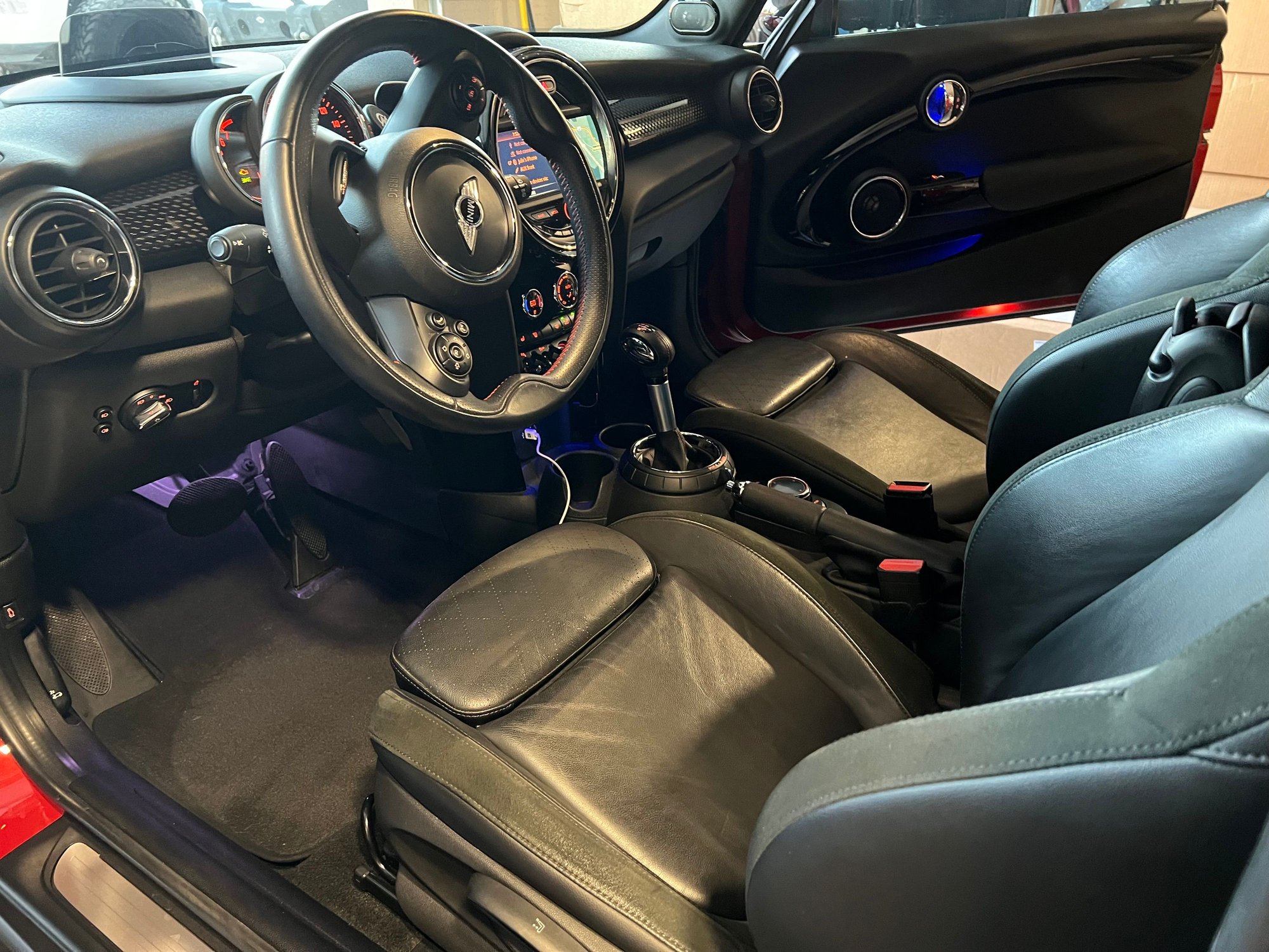 2015 Mini F56: Mini Hatch/Hardtop - 2015 F56 S all options low miles one owner - Used - VIN wmwxp7c5xft740282 - 62,000 Miles - 4 cyl - 2WD - Automatic - Hatchback - Red - Henderson, NV 89015, United States