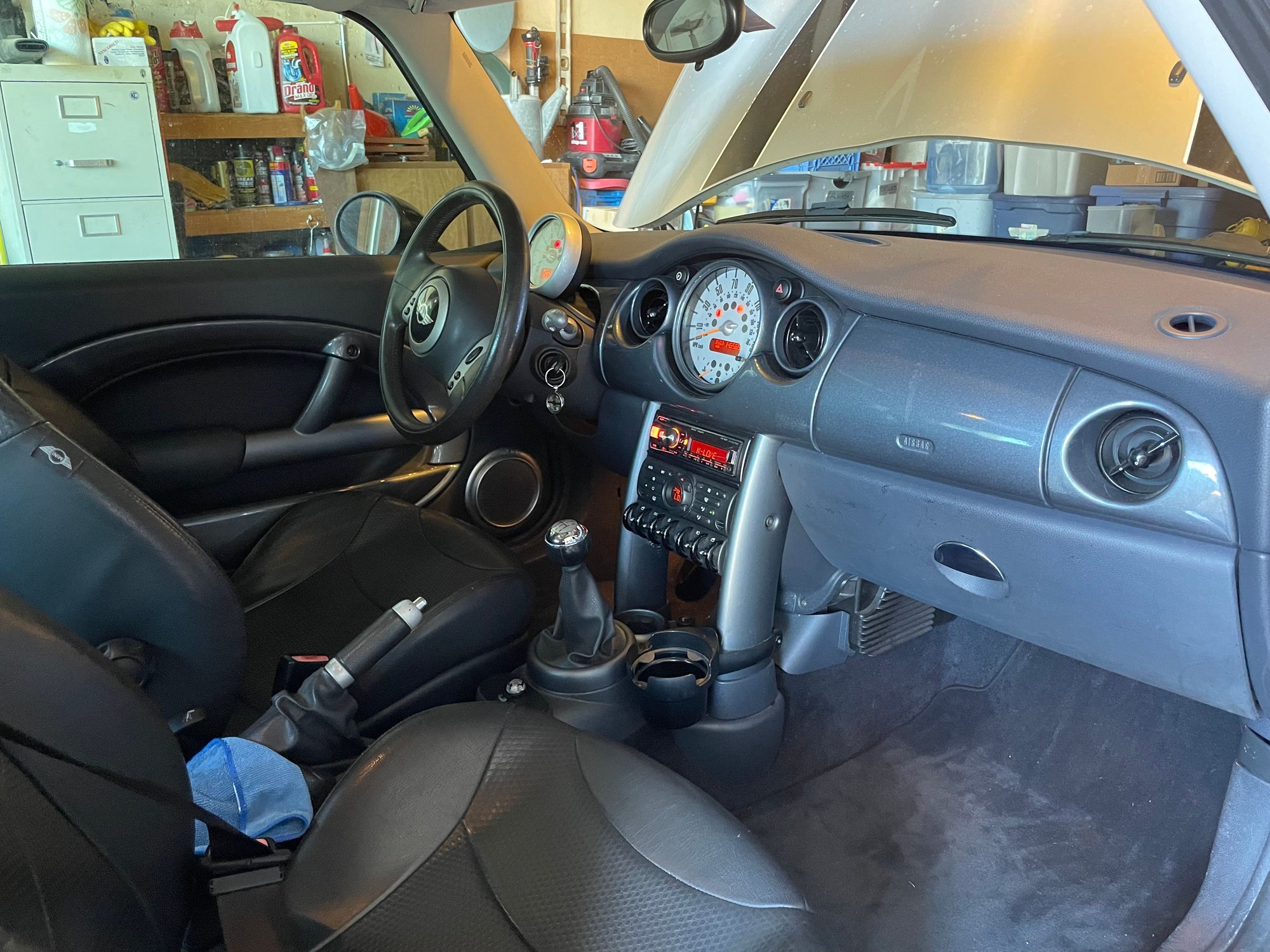 2003 Mini Cooper - 2003 Silver Mini Cooper Base Hardtop - Used - VIN WMWRC33453TC46592 - 4 cyl - 2WD - Manual - Coupe - Silver - Lawndale, CA 90260, United States