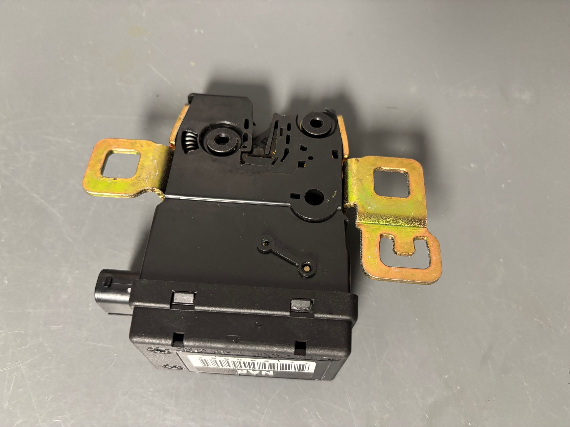 Exterior Body Parts - GENUINE MINI Trunk Lid Lock 51247154656 - Used - 2002 to 2015 Mini Cooper - Cedar Park, TX 78641, United States