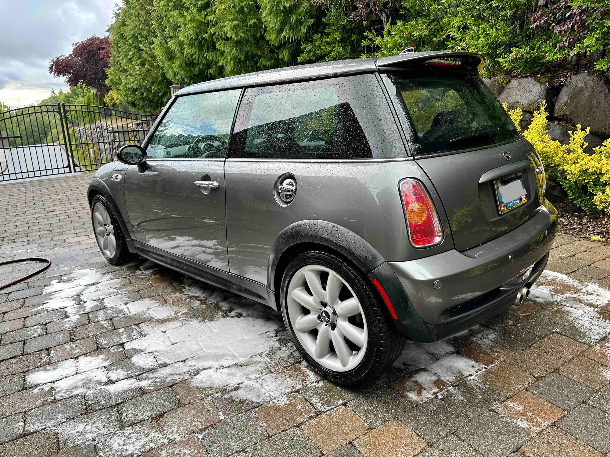2004 Mini R53: "Mk I" Mini Cooper S - 2004 MINI Cooper S - Loaded, only 81.5k miles, great condition, stock, extras! - Used - VIN WMWRE33494TD82199 - 81,450 Miles - 4 cyl - 2WD - Manual - Coupe - Silver - Portland, OR 97229, United States