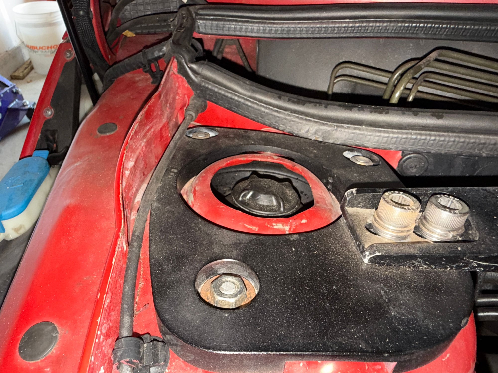 Old passenger side mount