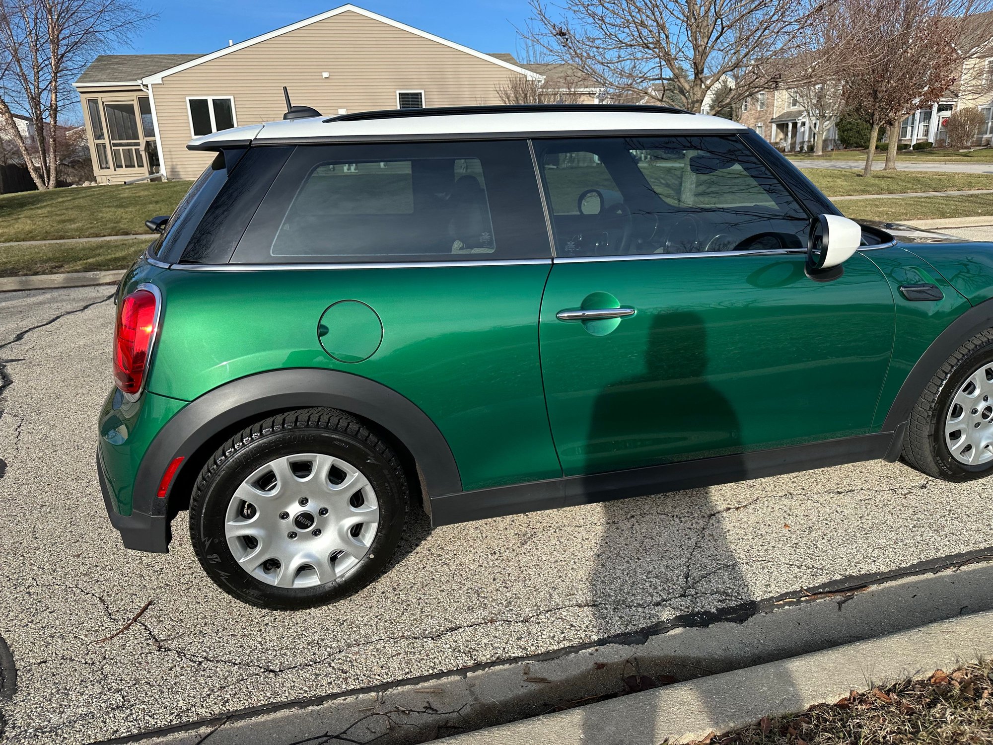 2024 Mini F56: Mini Hatch/Hardtop - 2024 Mini Cooper Hardtop 3-door 6spd - Green on Tan with Low Miles! - Used - VIN WMW33DH08R2U53099 - 12,900 Miles - 3 cyl - 2WD - Manual - Hatchback - Other - Madison, WI 53705, United States