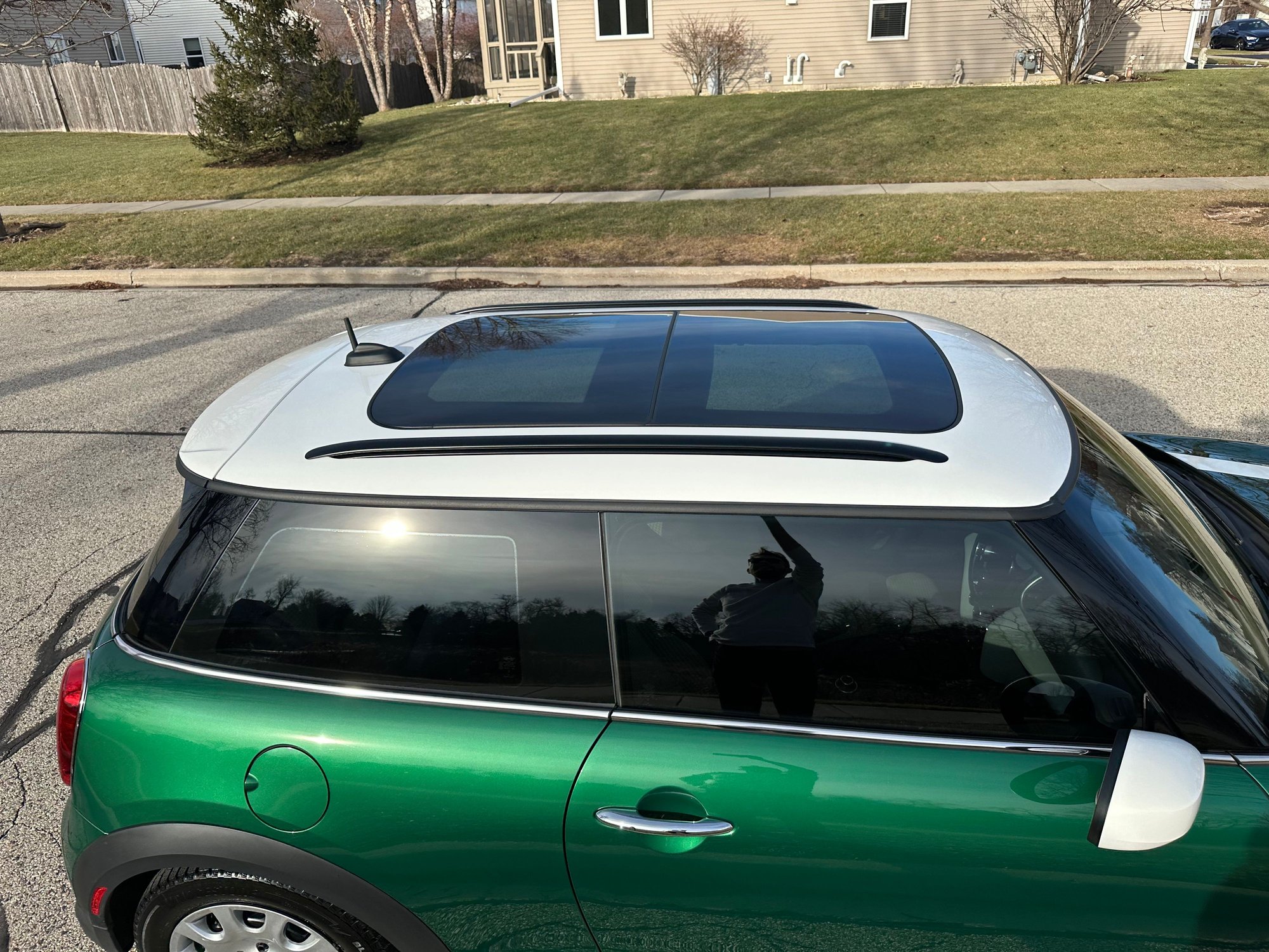 2024 Mini F56: Mini Hatch/Hardtop - 2024 Mini Cooper Hardtop 3-door 6spd - Green on Tan with Low Miles! - Used - VIN WMW33DH08R2U53099 - 12,900 Miles - 3 cyl - 2WD - Manual - Hatchback - Other - Madison, WI 53705, United States