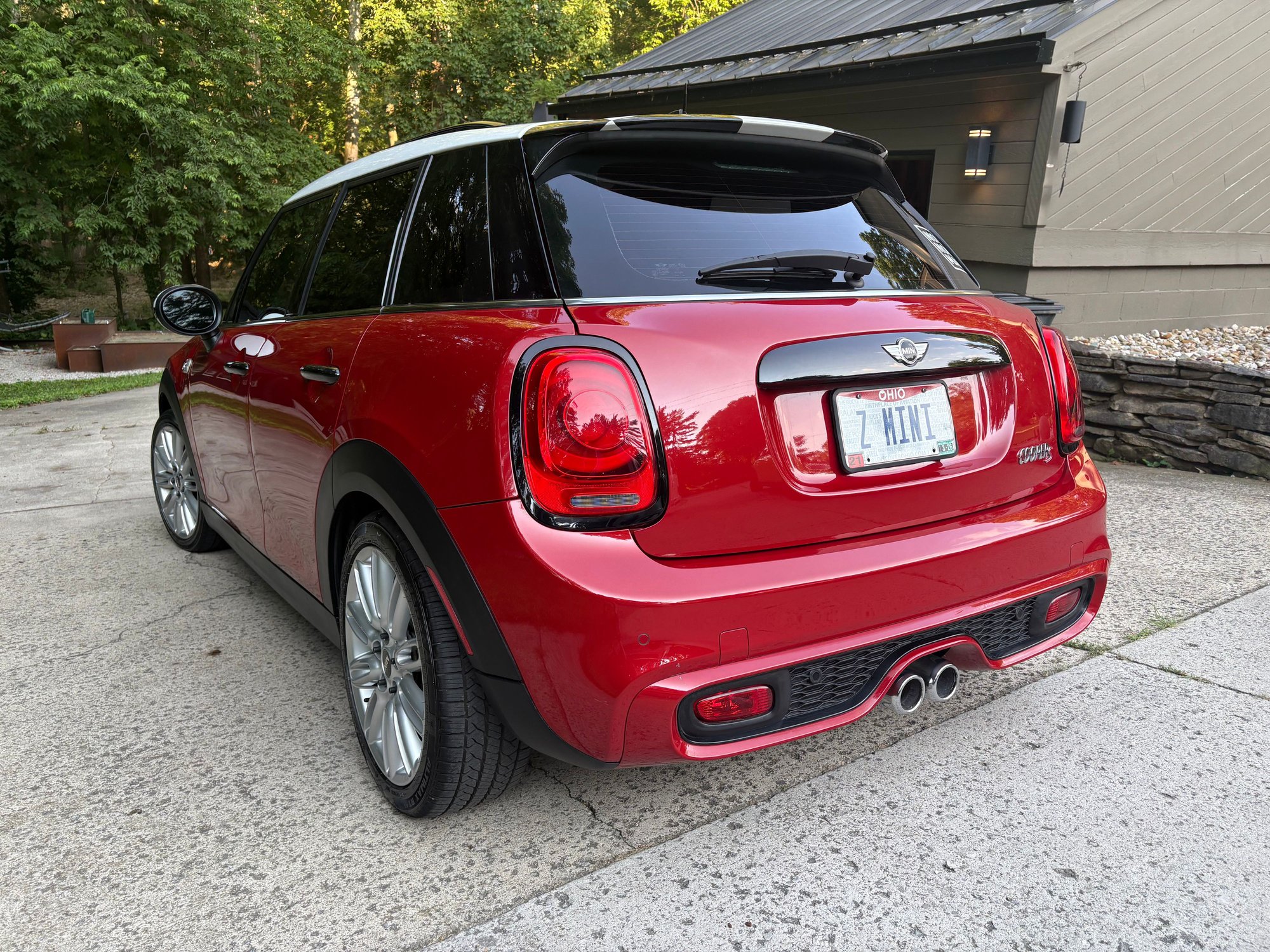 2015 Mini F55: 5-door Hatch - 2015 Mini Cooper S F55 - Used - VIN WMWXU3C50F2B61960 - 64,840 Miles - 4 cyl - 2WD - Manual - Hatchback - Red - Delaware, OH 43015, United States