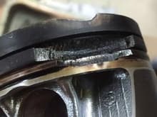 Cracked B48 piston from a MINI. Originally from https://www.bilibili.com/read/mobile/881742