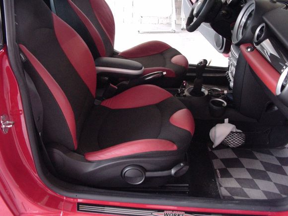 2009 JCW R56 seats